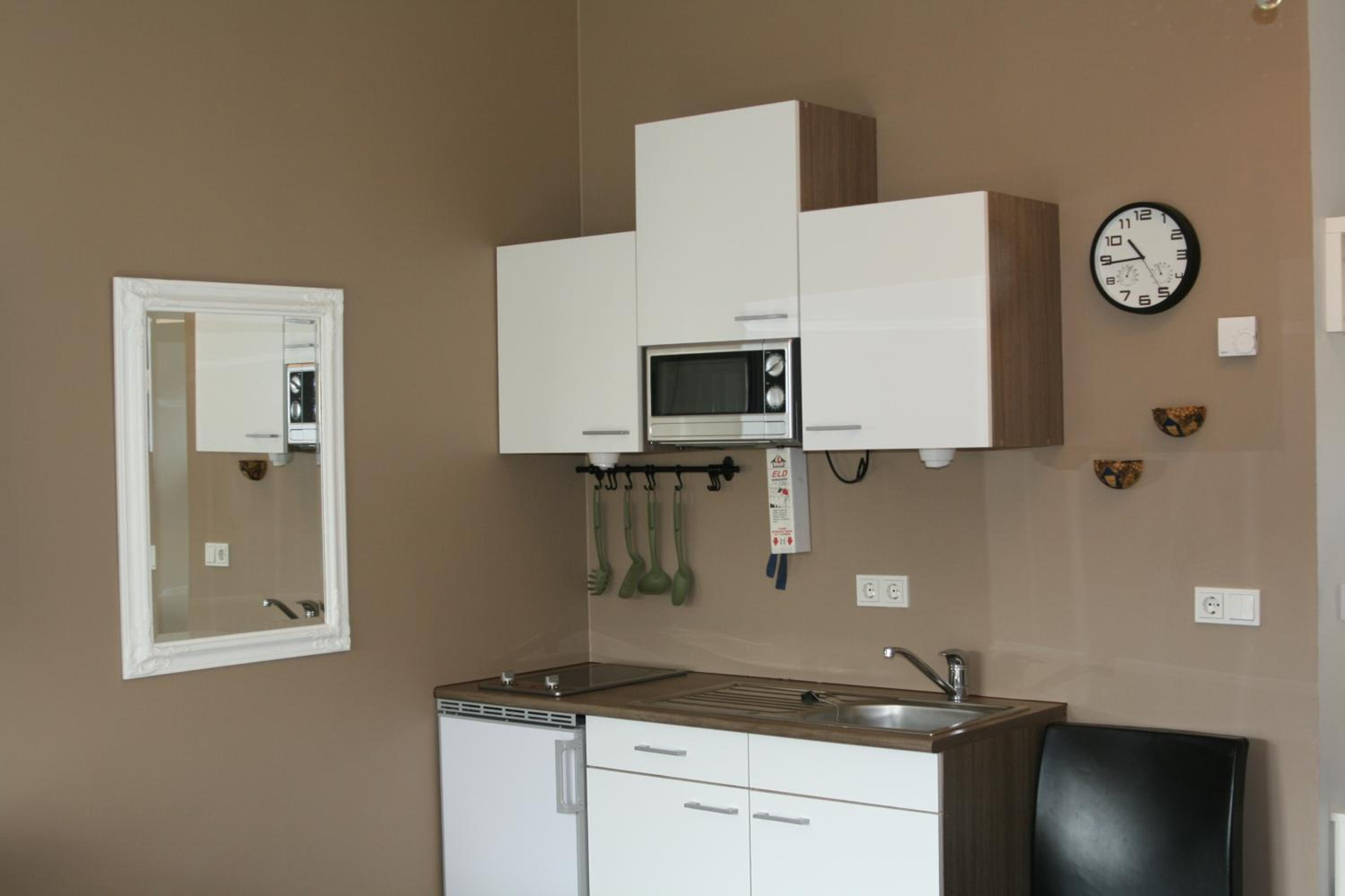 Studio (3 Adults) - Photo 49