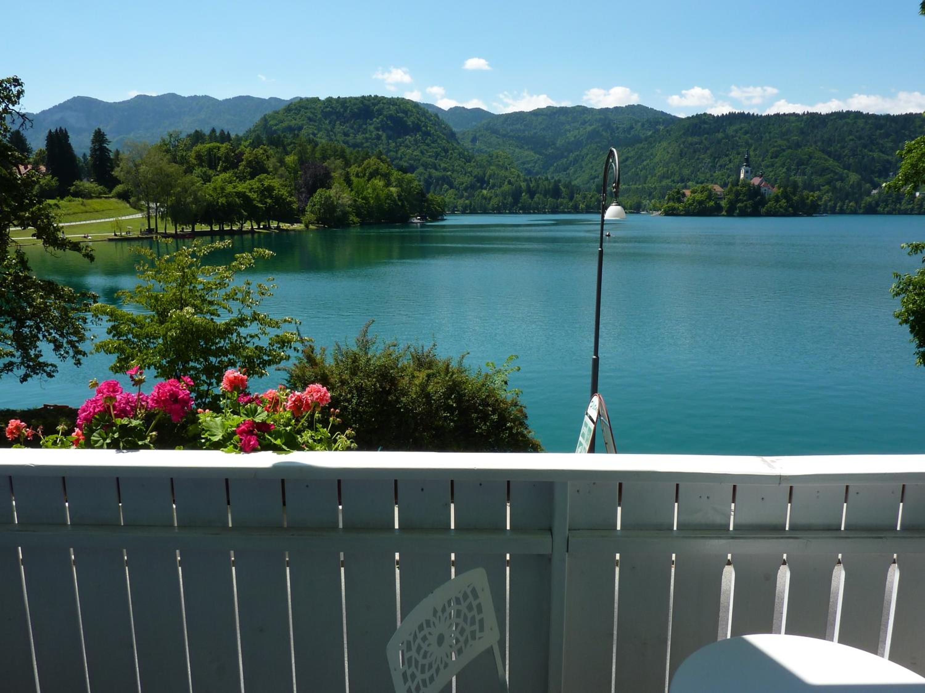 2nd Double Room with Lake View photo 3