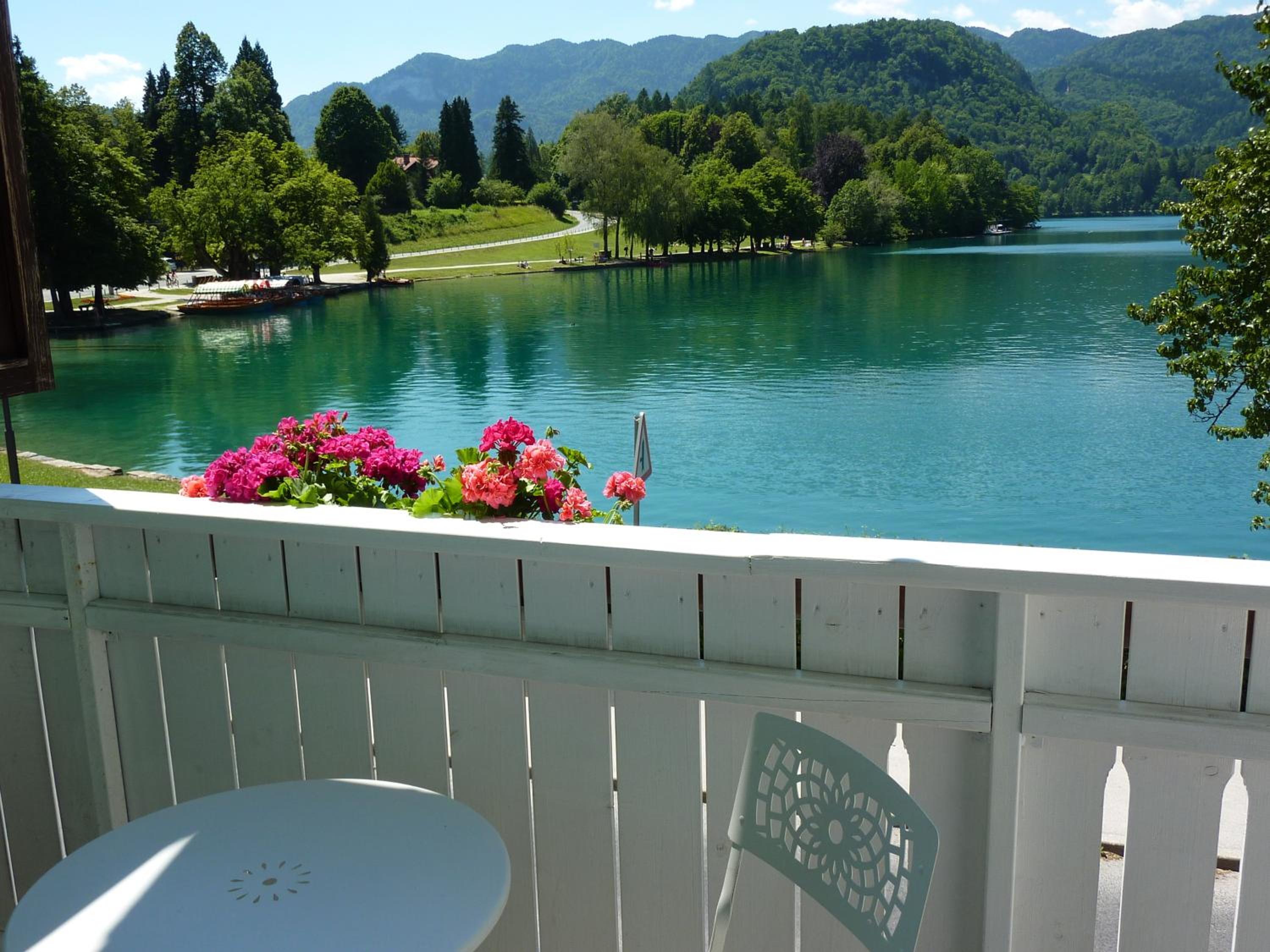 Triple Room with Lake View photo 2