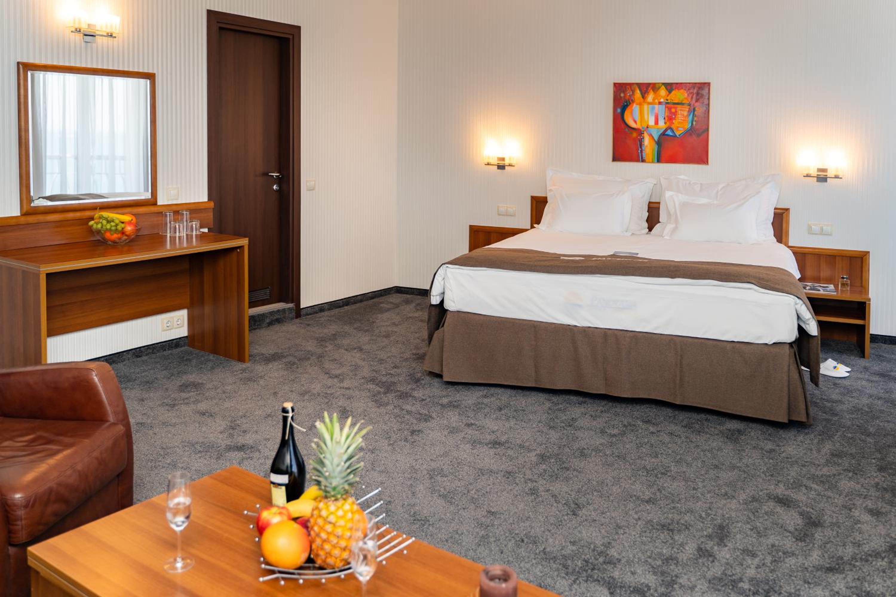 Deluxe Double Room with Sea View - Photo 10