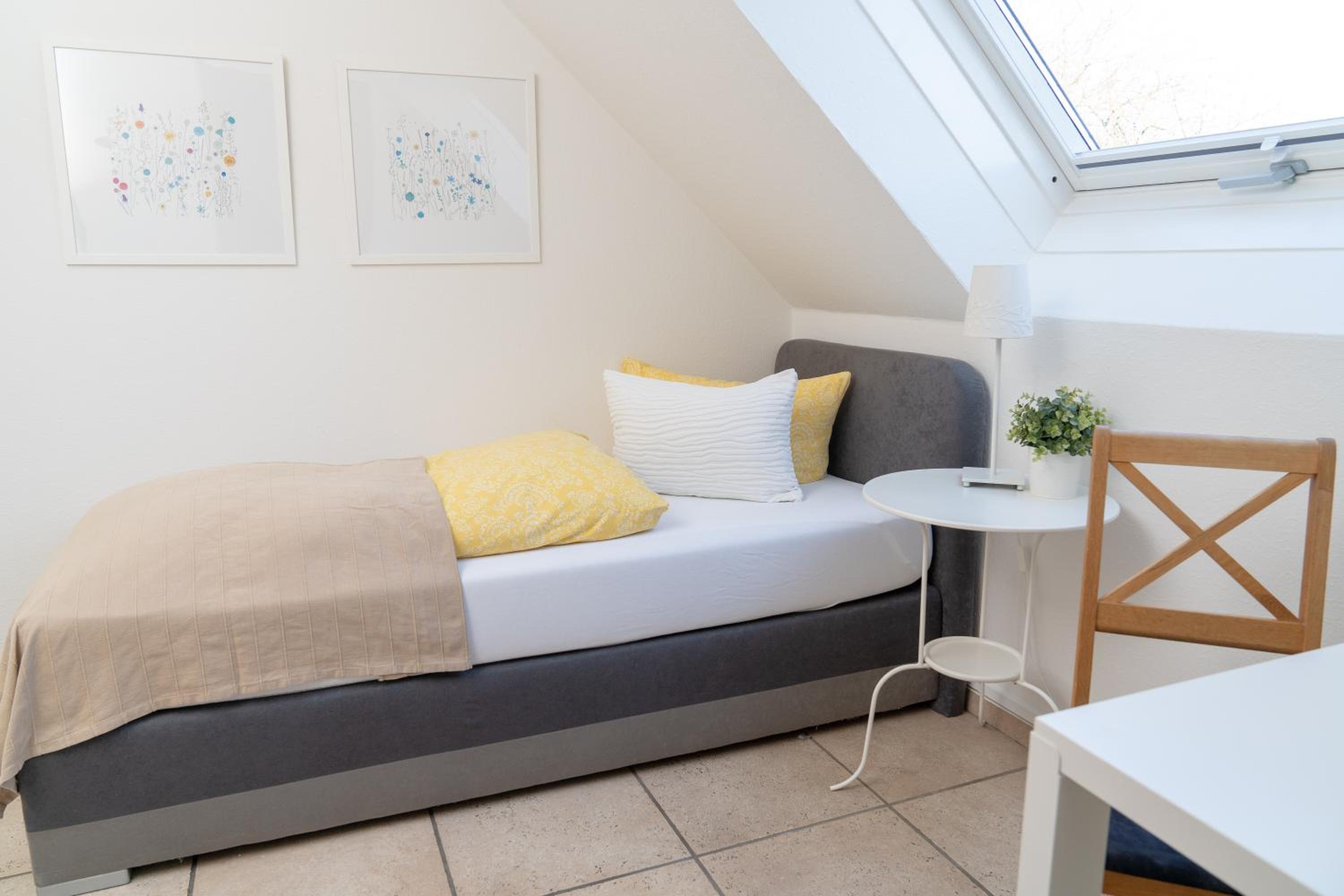 Single Room photo 3