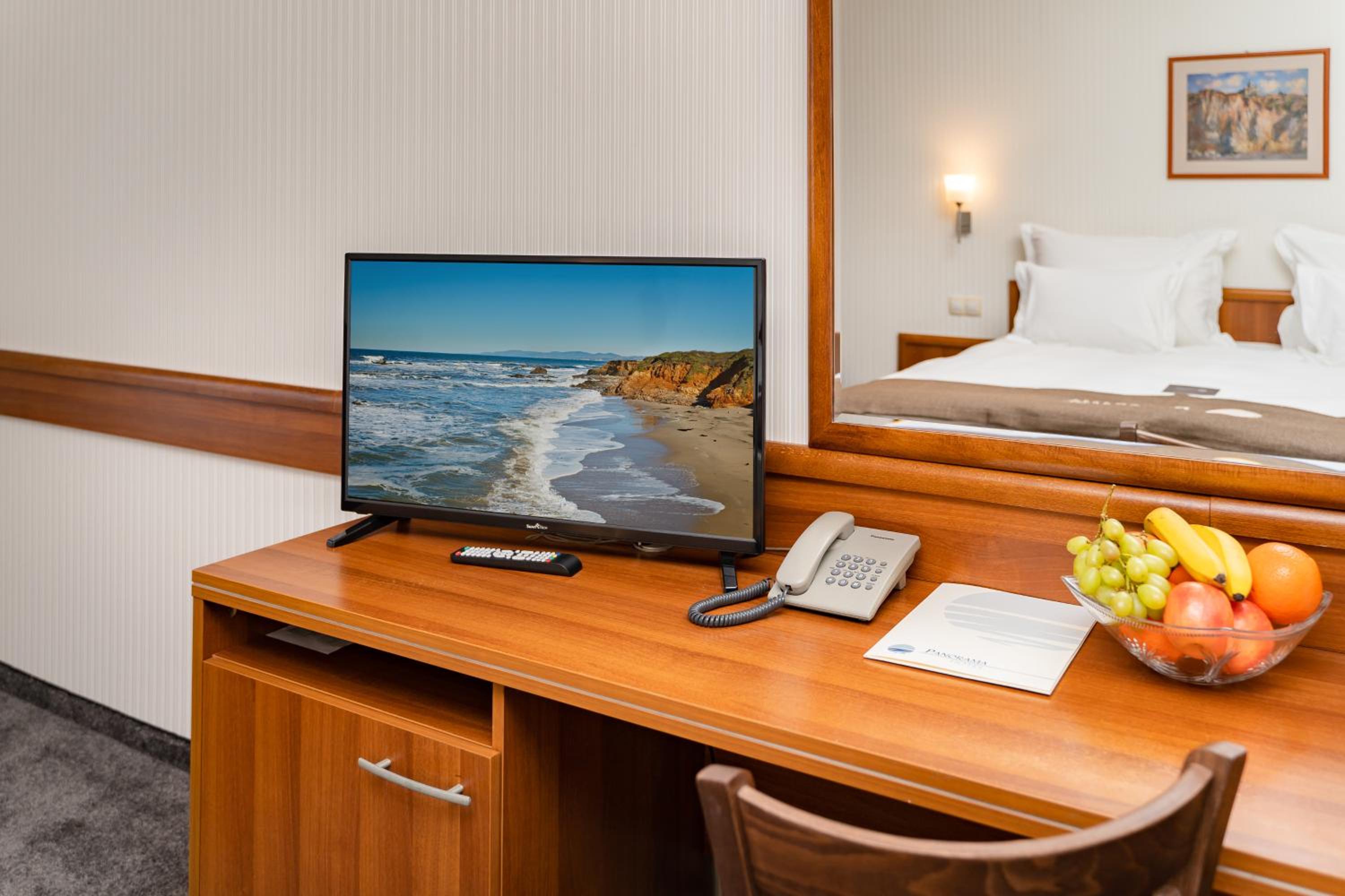 Standard Double Room with Sea View (2 Adults) - Photo 11