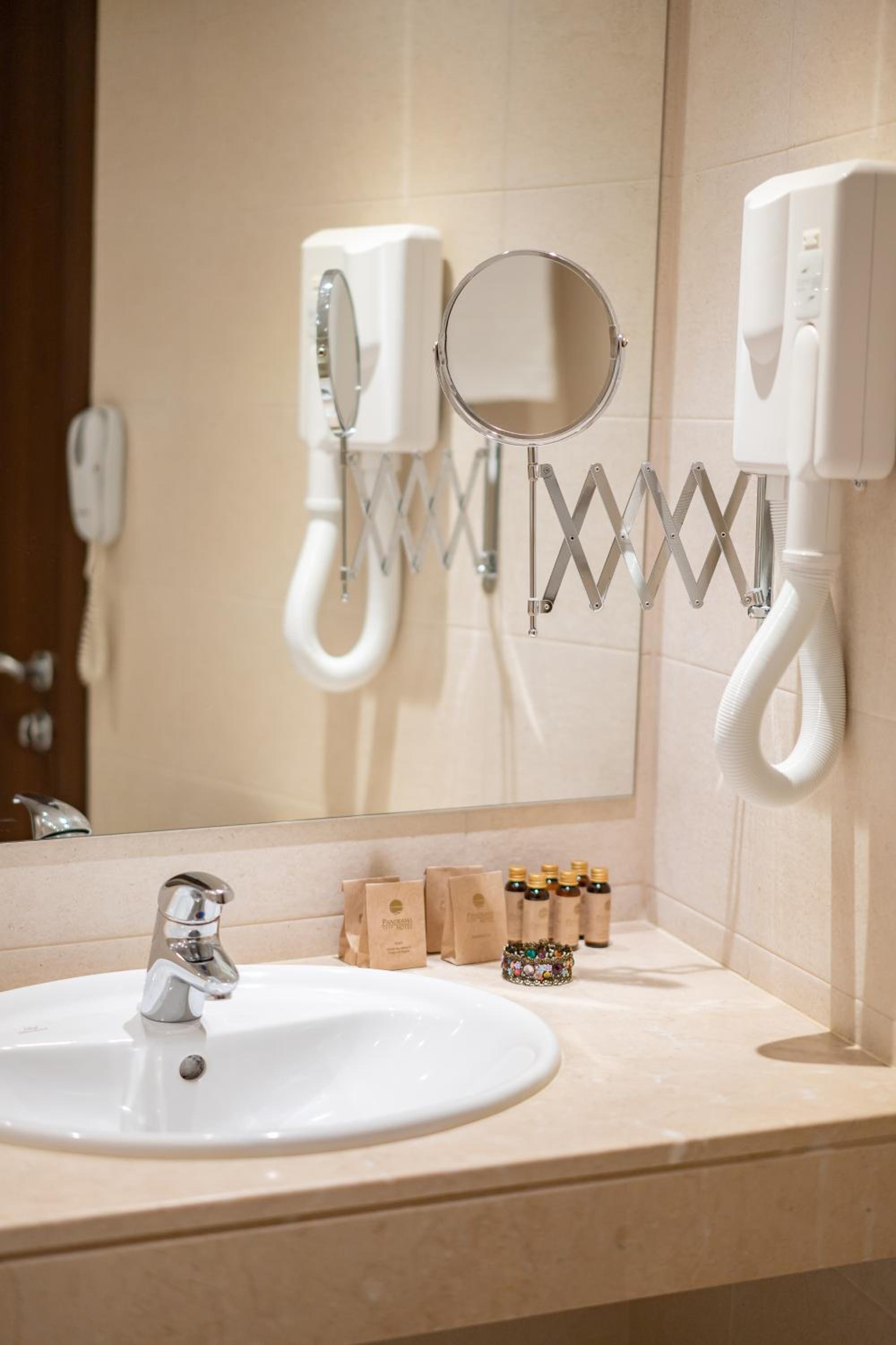 Standard Double Room with Sea View (2 Adults) - Photo 13