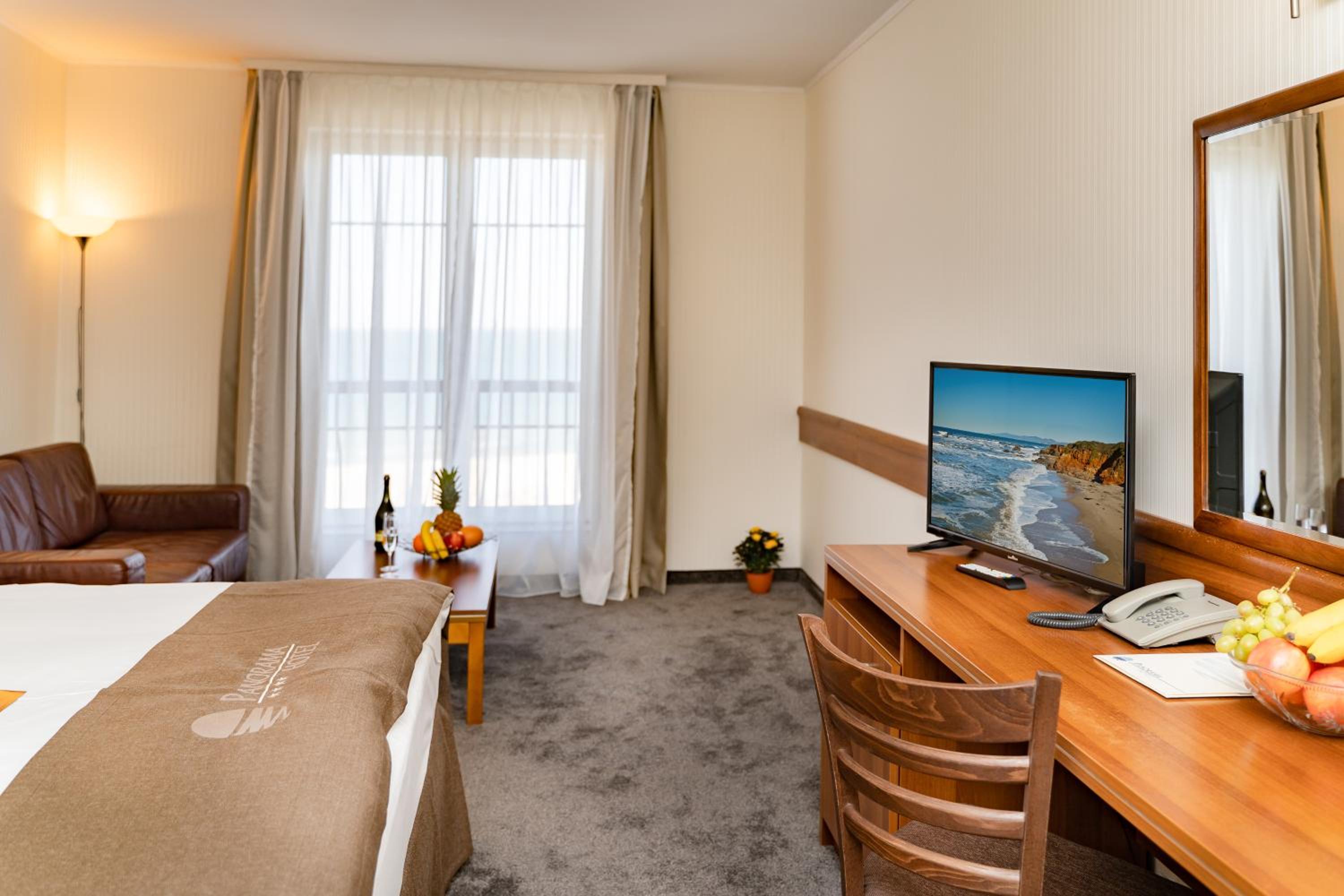 Standard Double Room with Sea View (2 Adults) - Photo 7