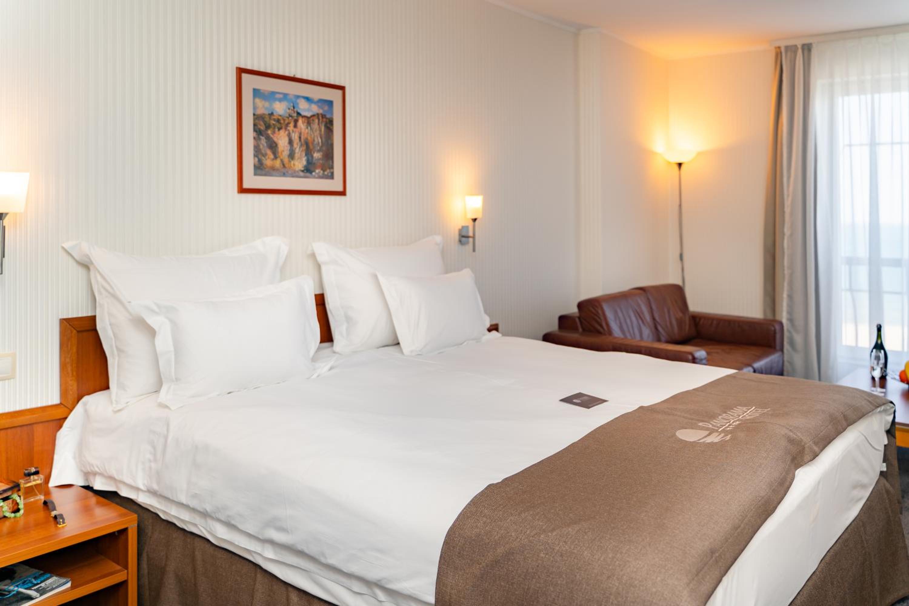 Standard Double Room with Sea View (2 Adults) - Photo 1