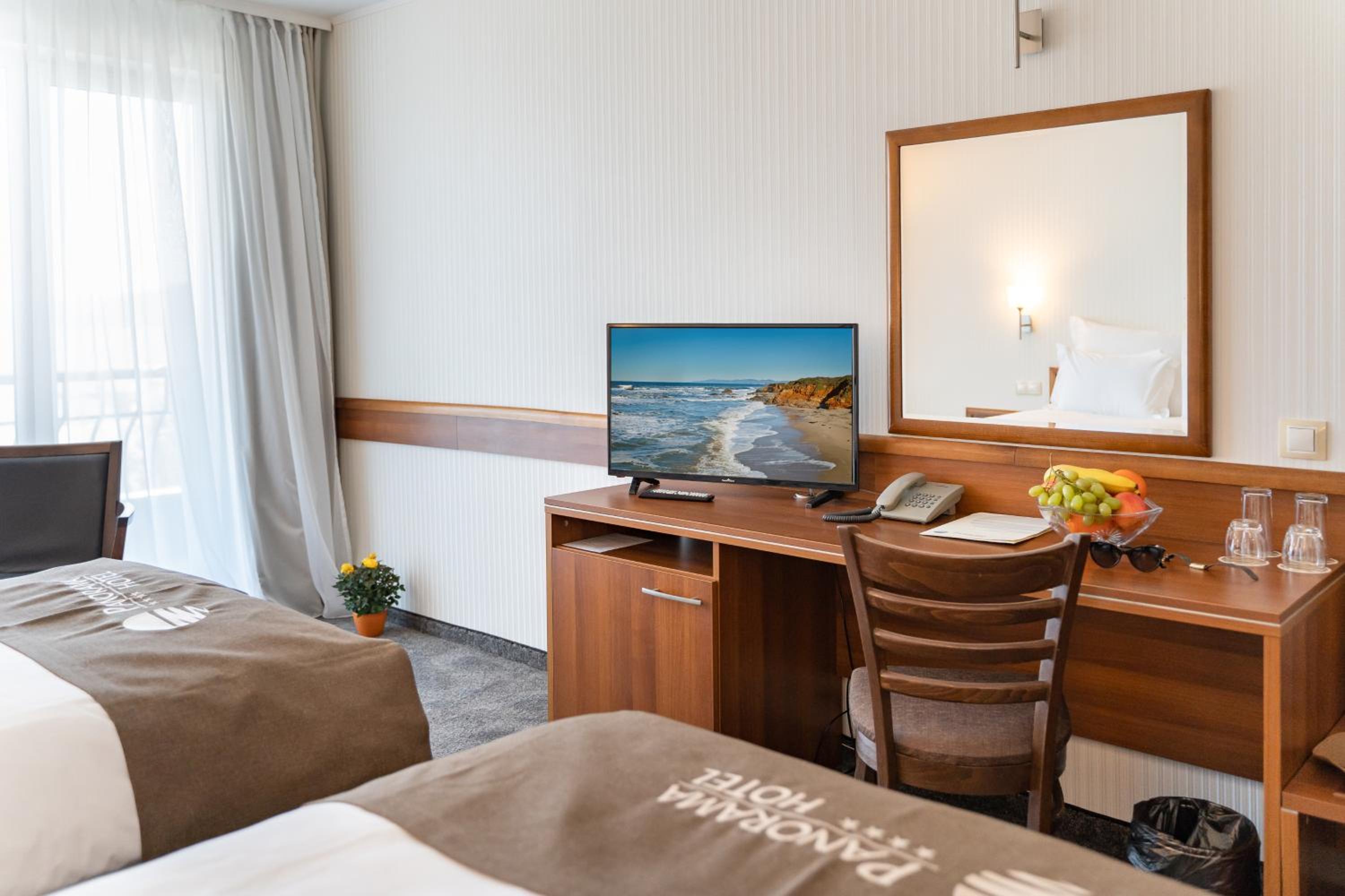 Standard Double Room with Sea View (2 Adults) - Photo 12