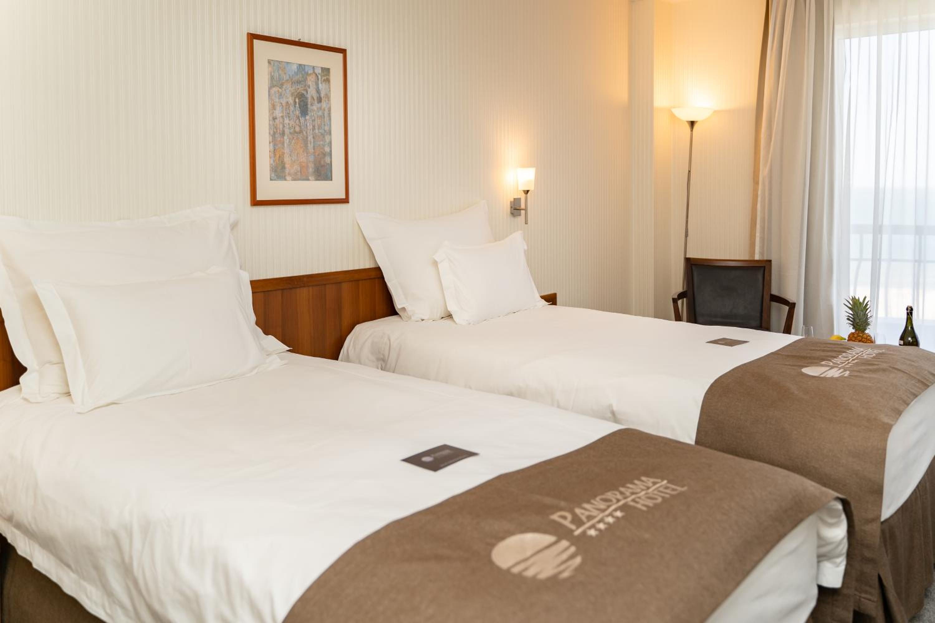 Standard Double Room with Sea View (2 Adults) - Photo 8