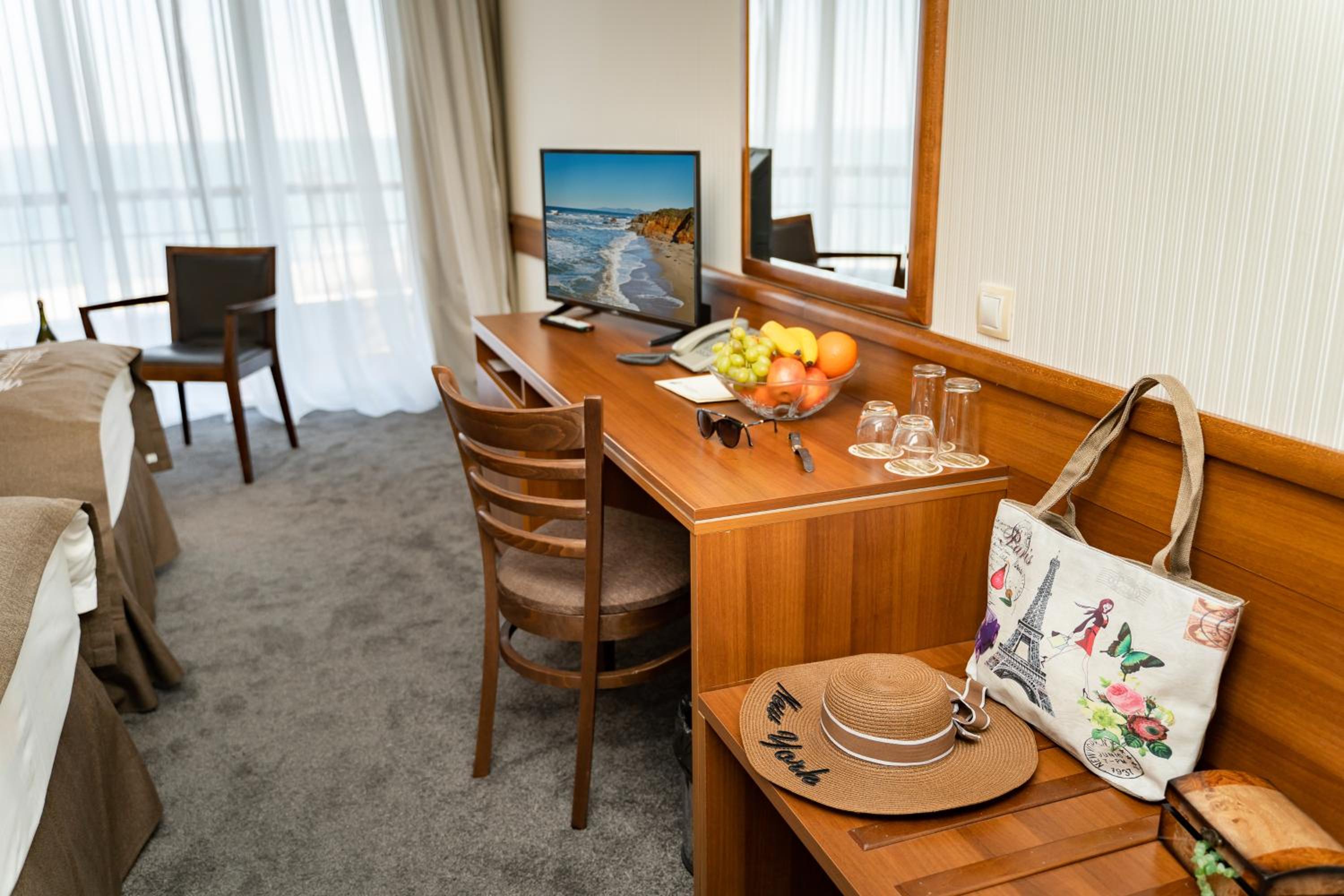 Standard Double Room with Sea View (2 Adults) - Photo 14