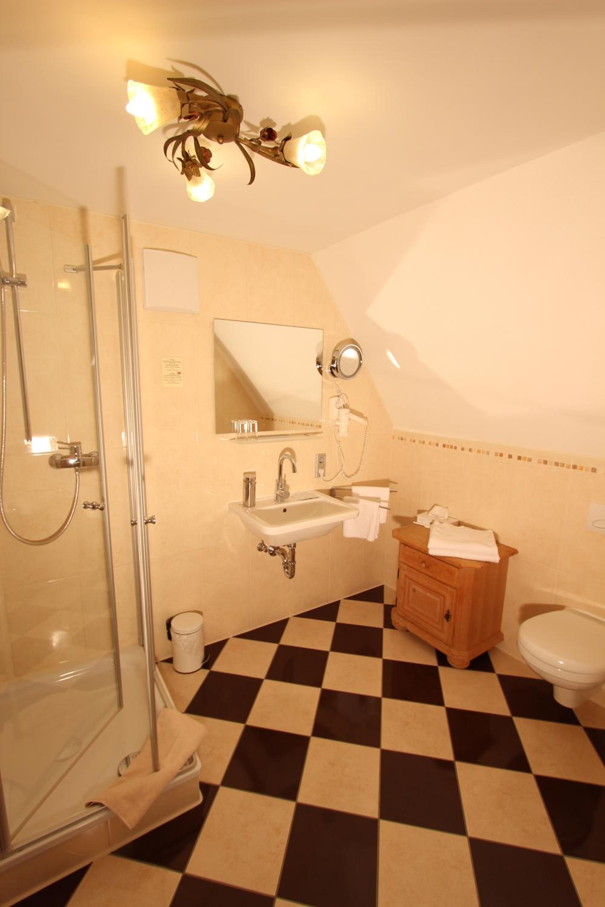 Double Room - Photo 6