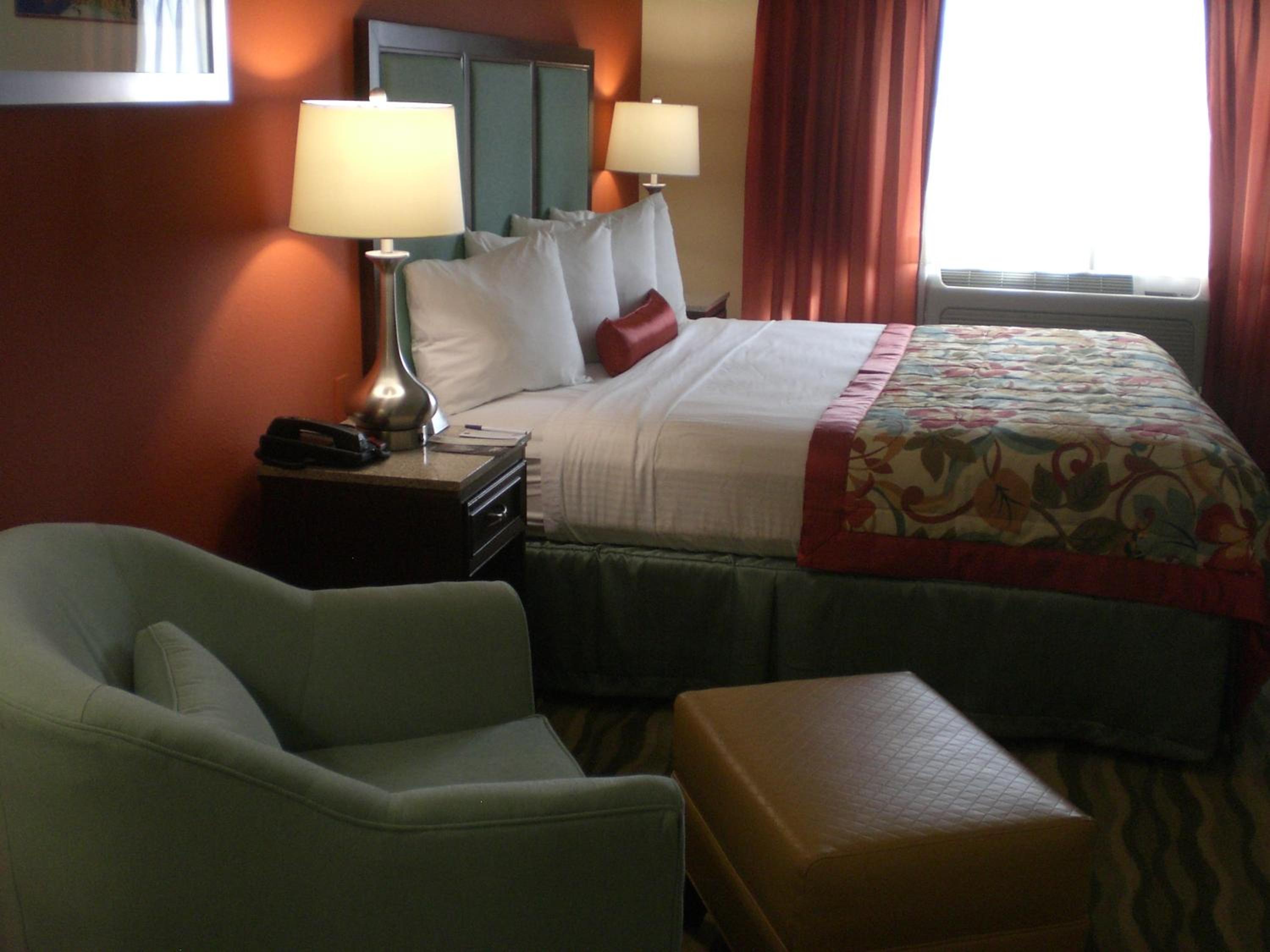 One-Bedroom King Suite with Sofa Bed, Fireplace, Kitchen and Shower - Non-Smoking