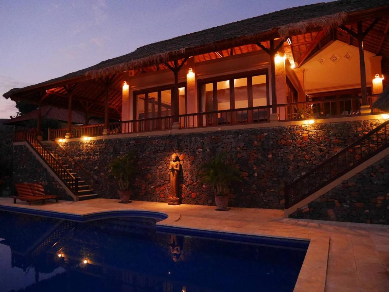 Three-Bedroom Villa photo 3