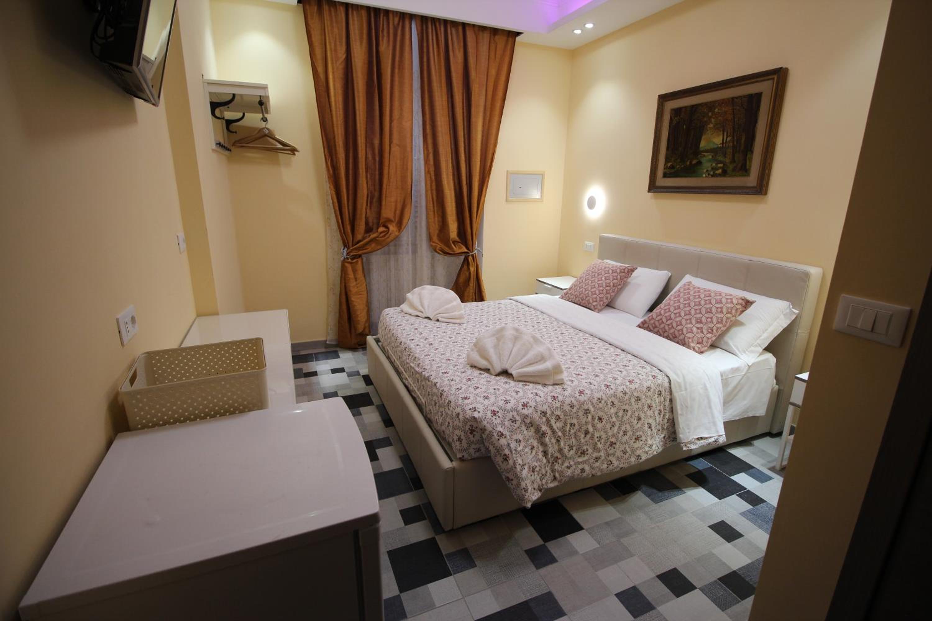 Double Room with Private Bathroom photo 2