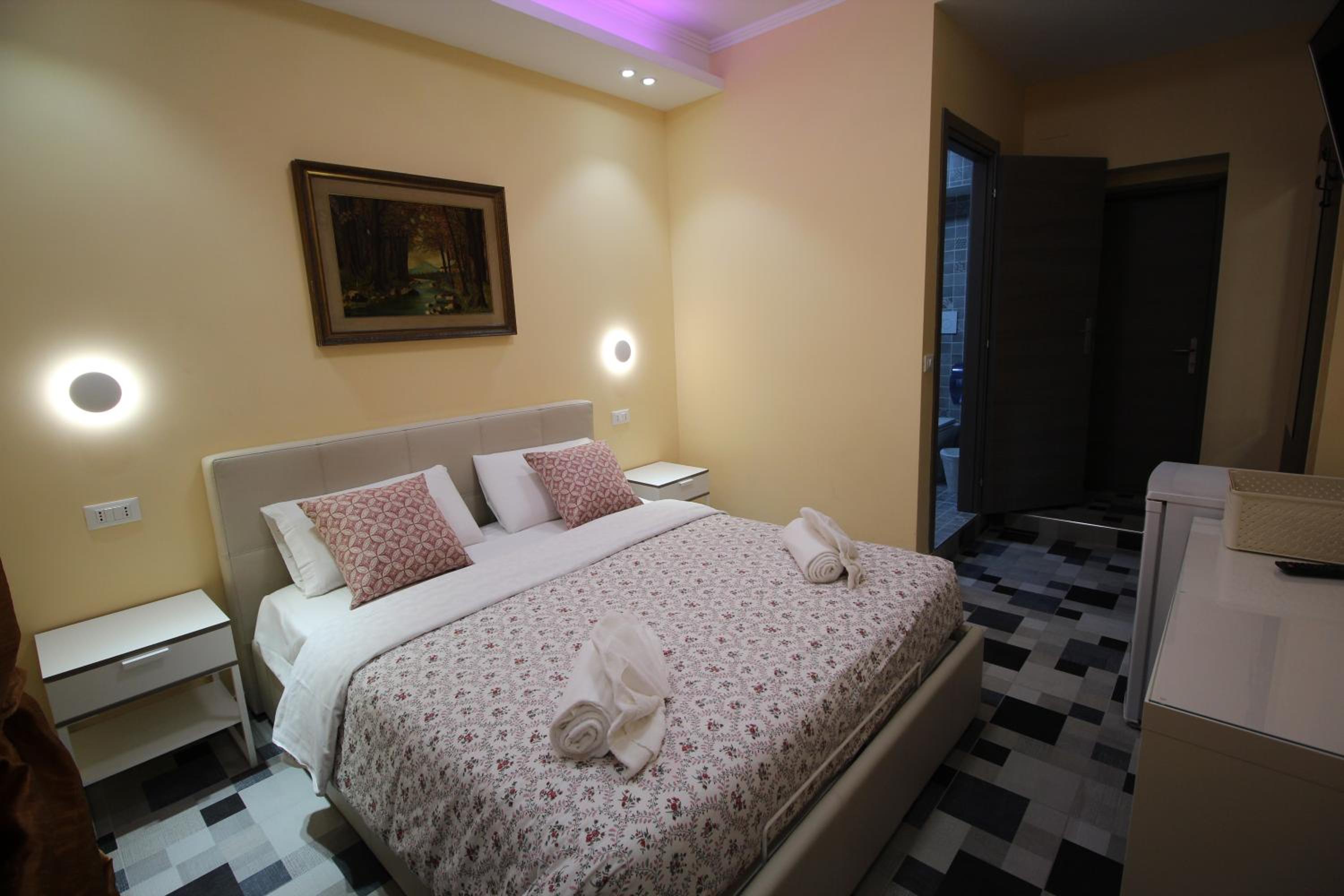 Double Room with Private Bathroom photo 1