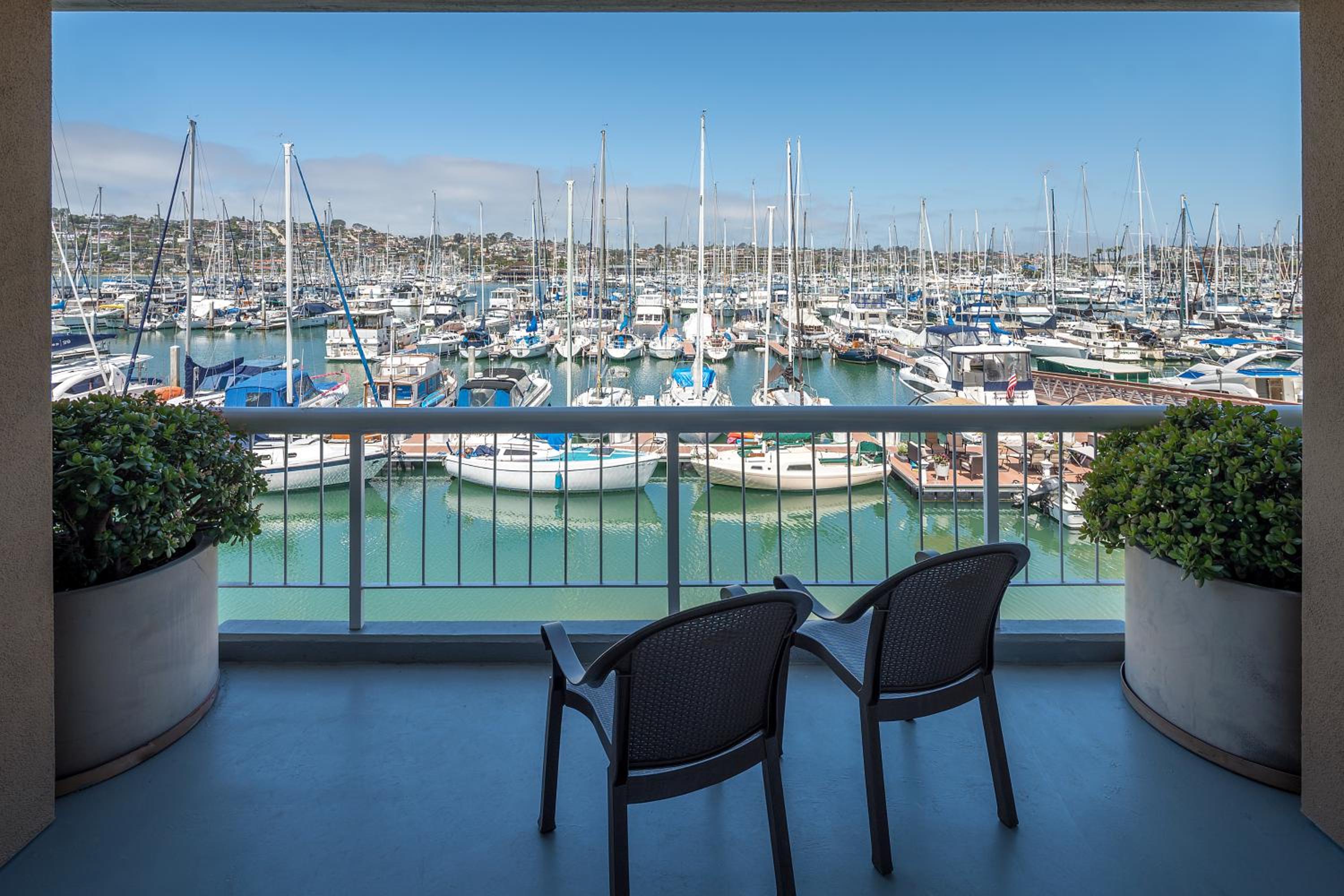 Ground Floor Marina View Queens - Photo 2