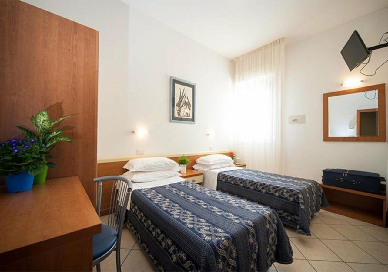 Double or Twin Room photo 1