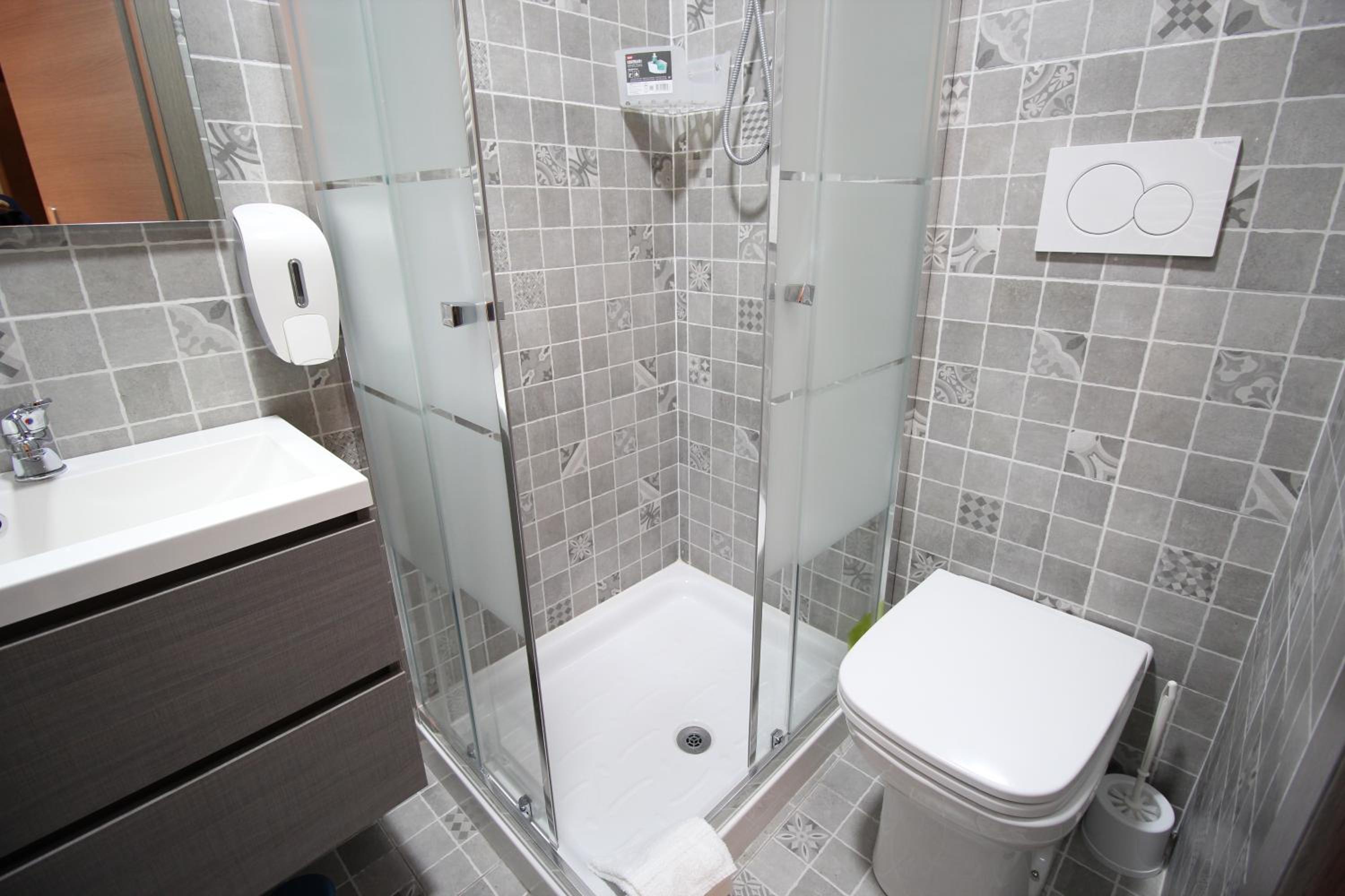 Double Room with Private Bathroom photo 2