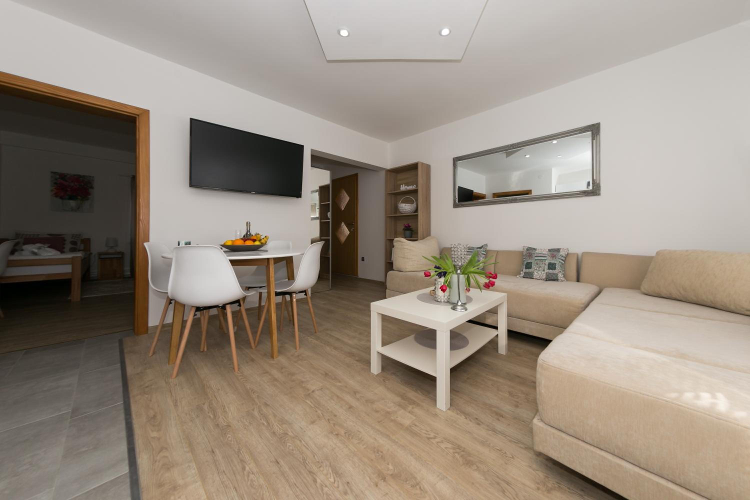 Apartment - Ground Floor photo 2