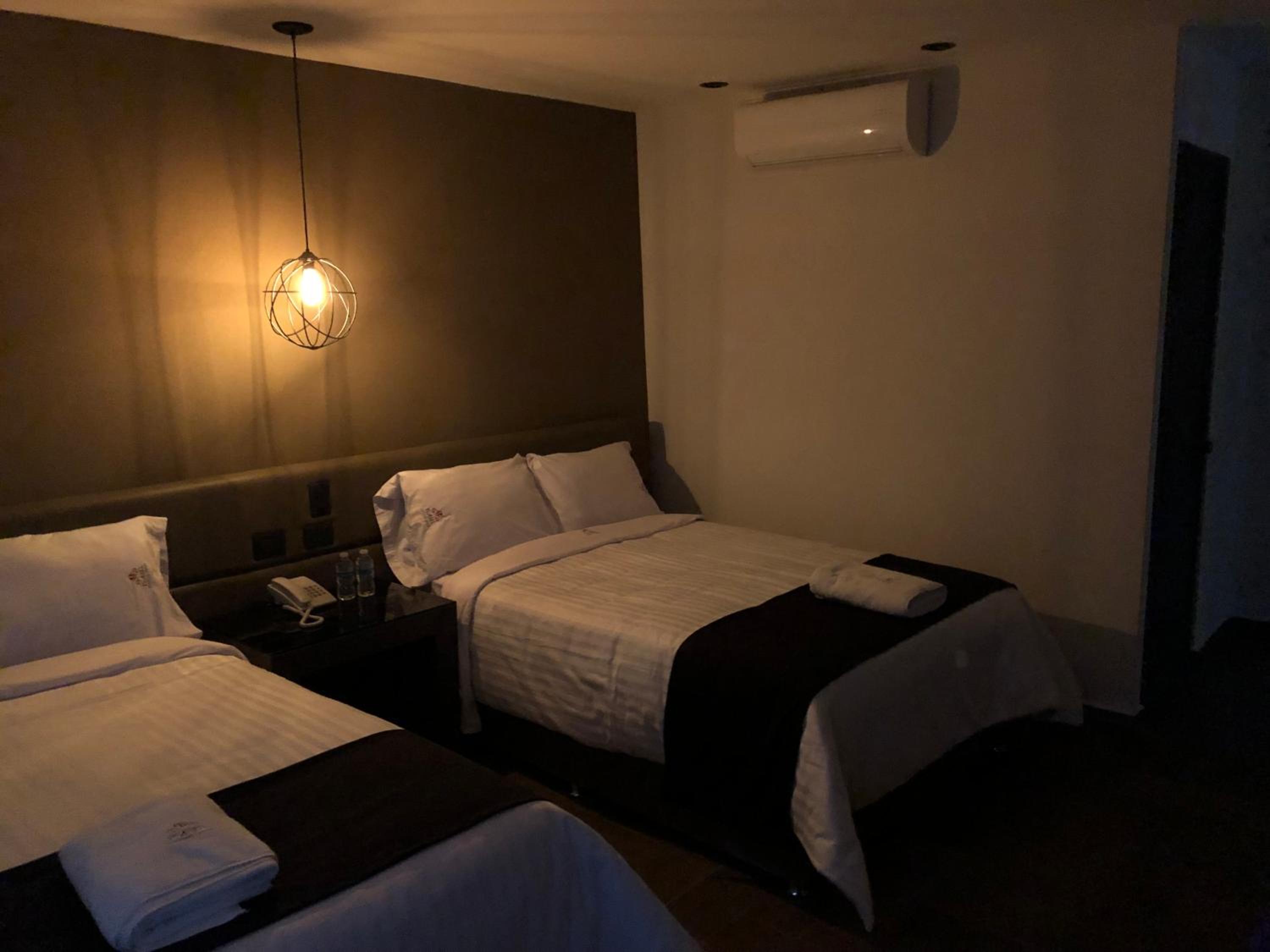 Twin Room - Photo 3