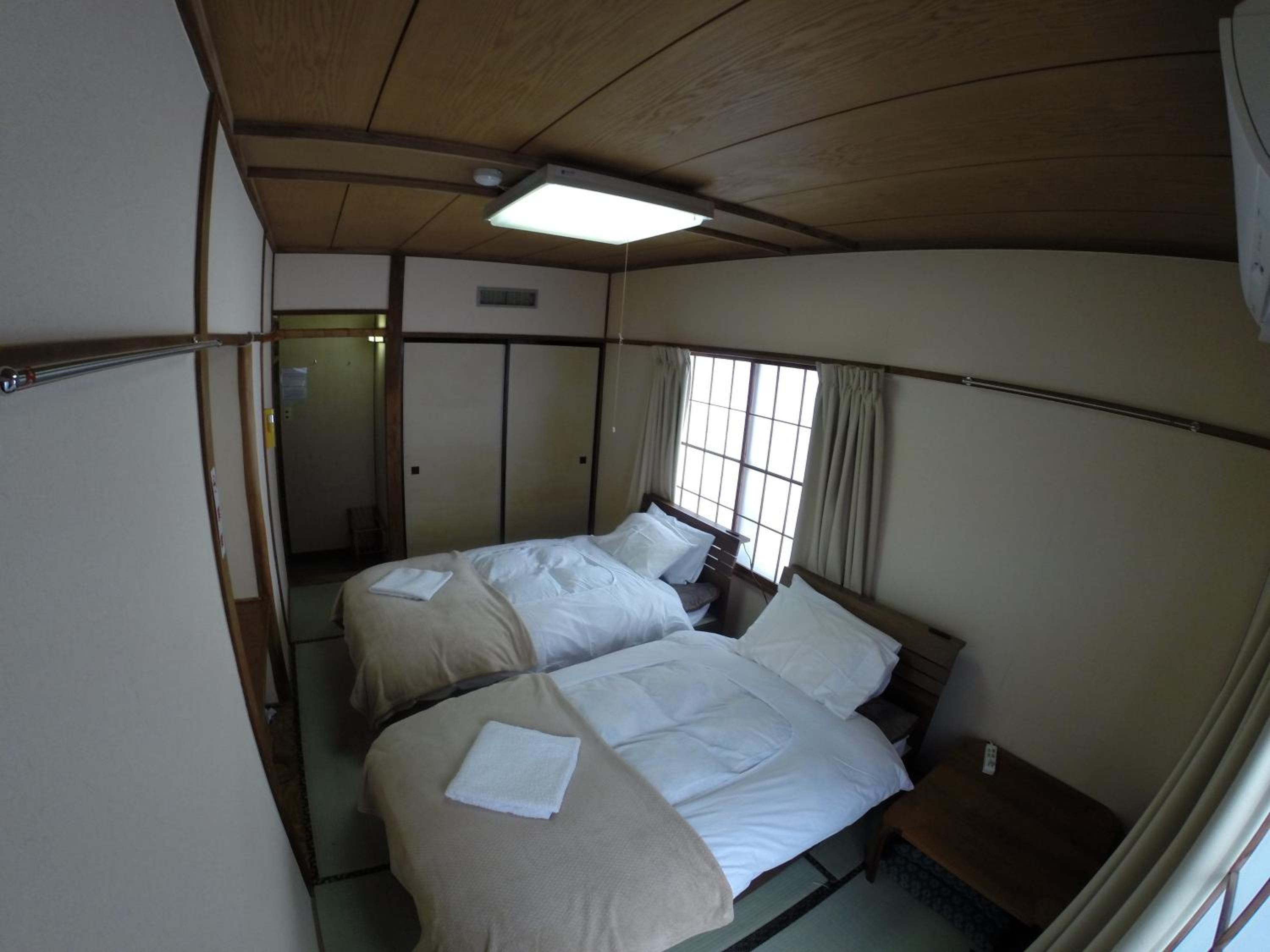 Double or Twin Room with Shared Bathroom photo 1