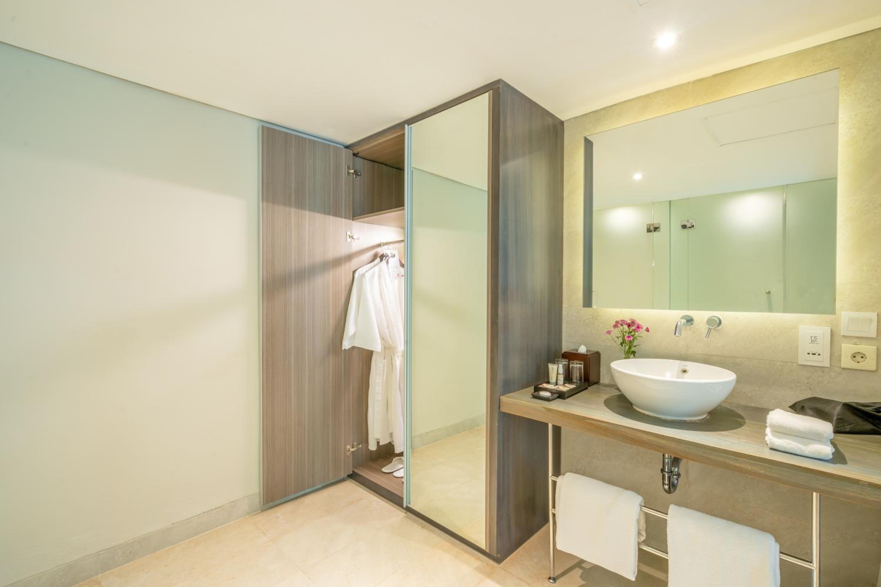 Deluxe Double or Twin Rooms - Photo 15