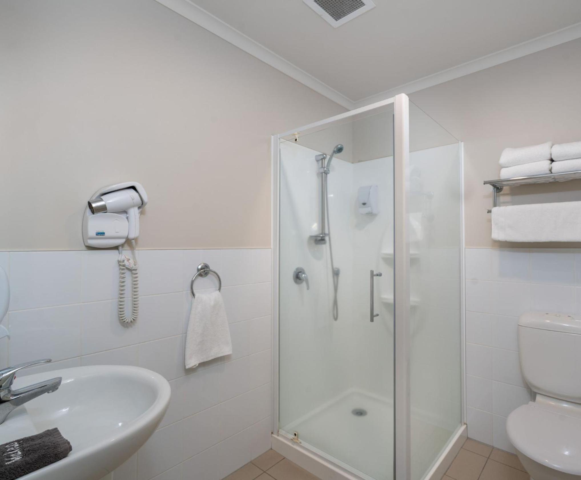 One-Bedroom Apartment - Photo 3
