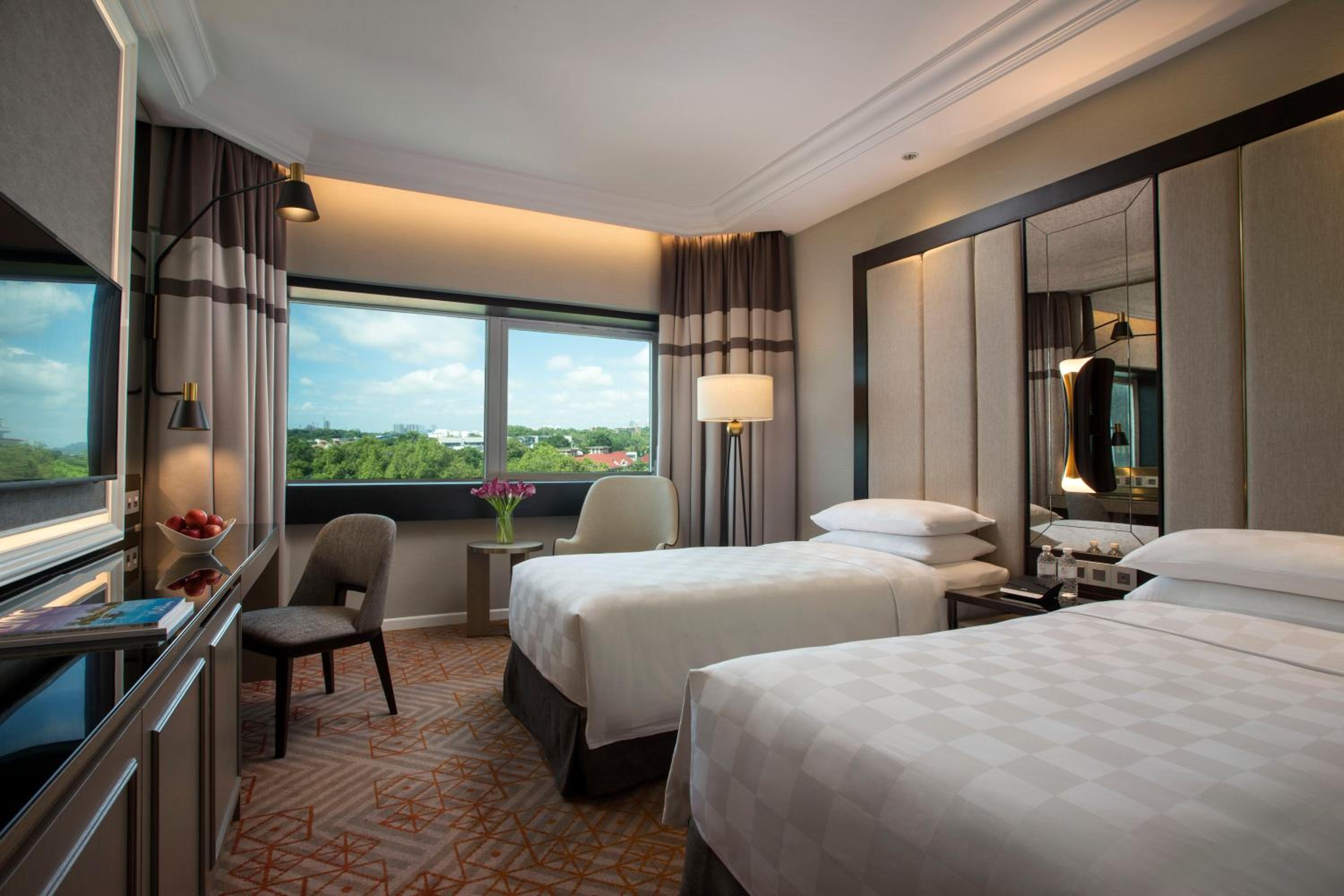 Grand Deluxe Twin Room