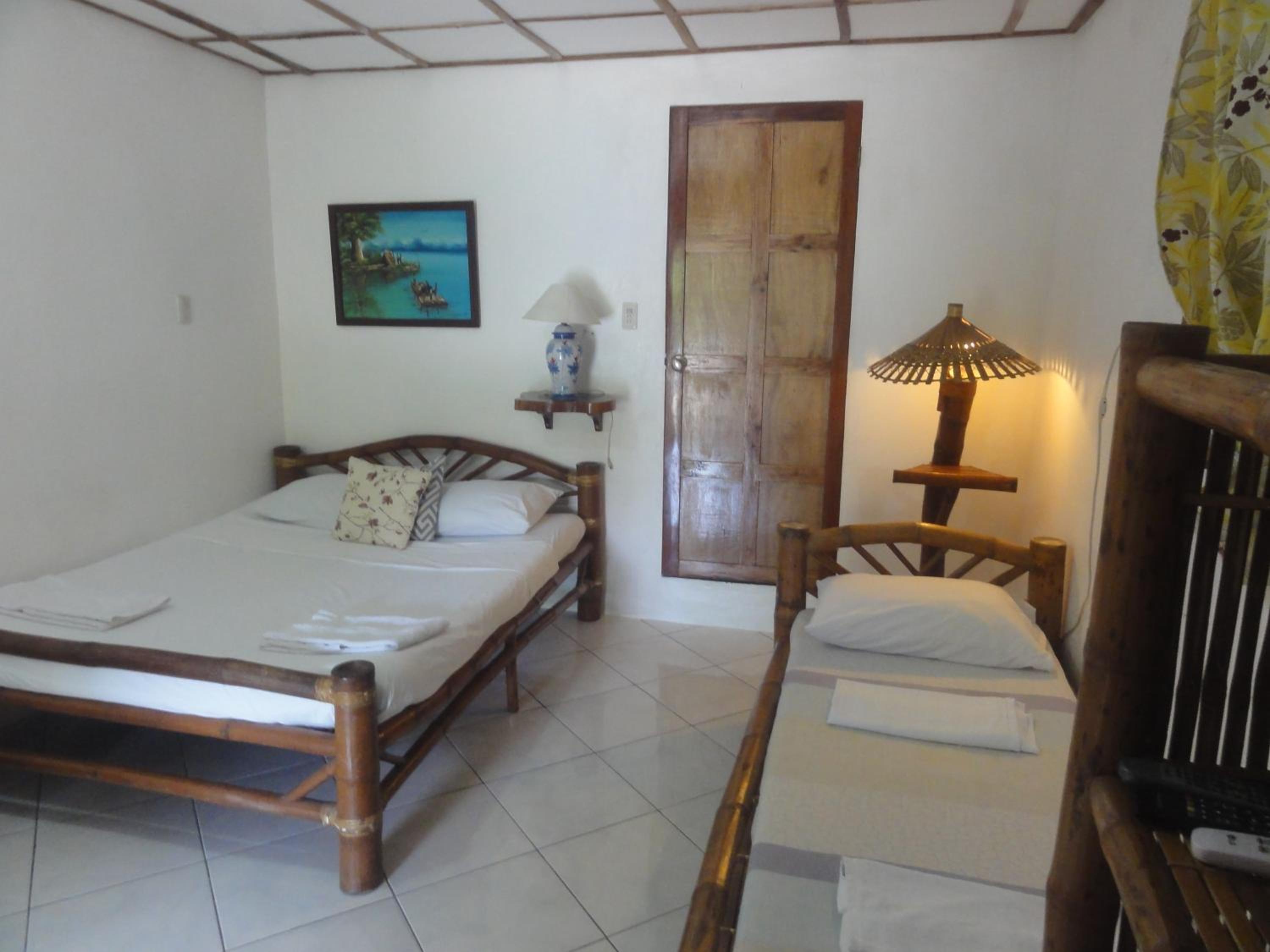 Family Room with Sea View - Photo 1