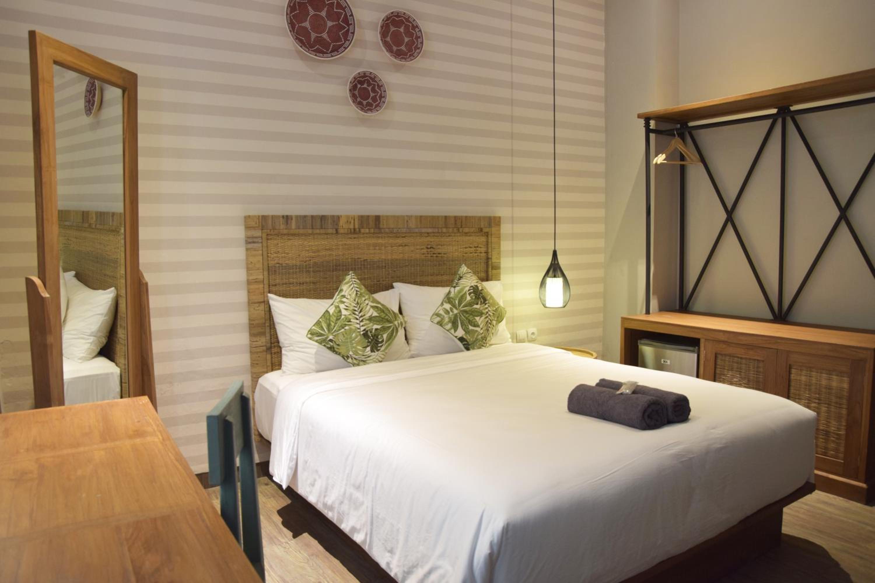 Deluxe Double Room - Photo 9