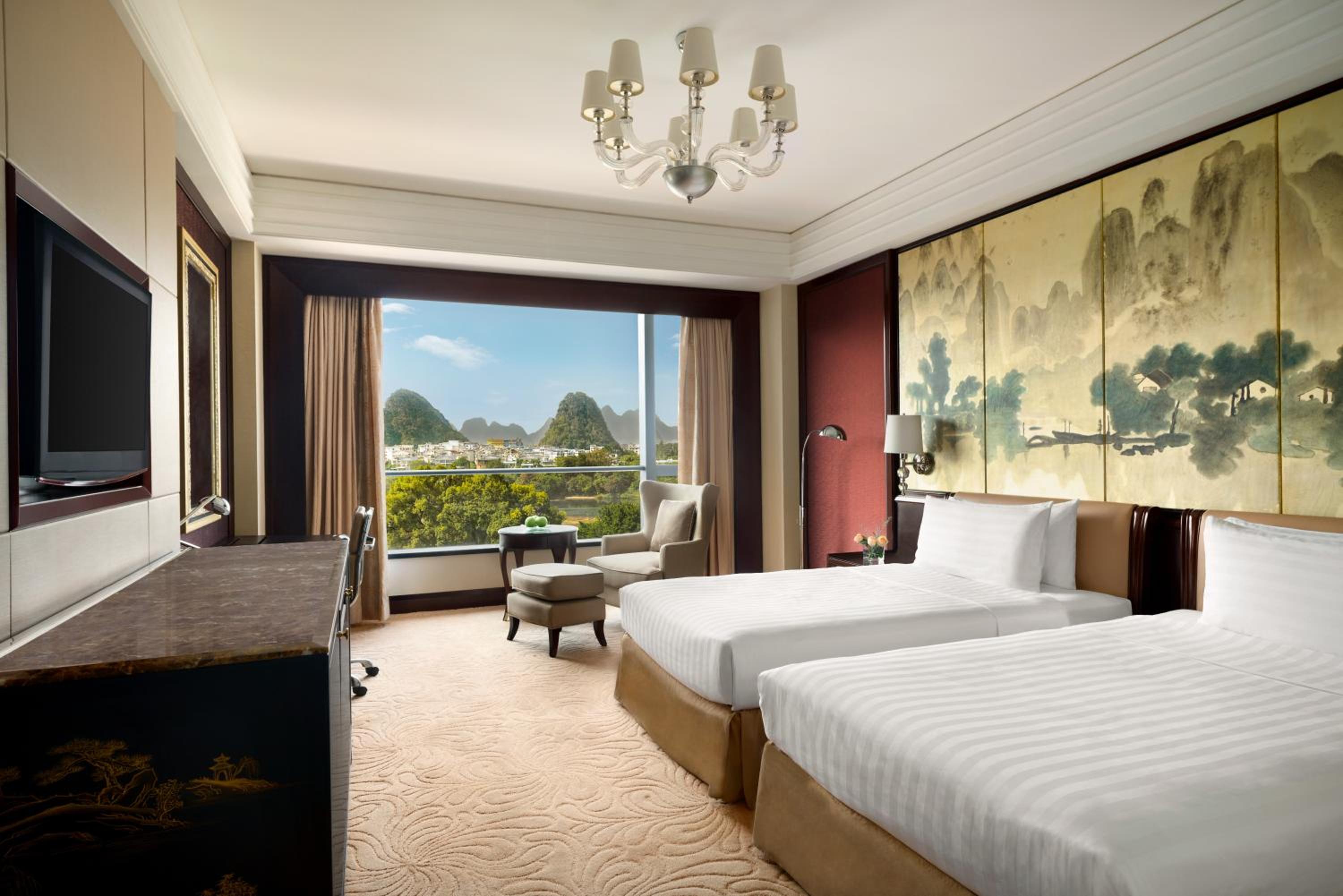Horizon Twin Room Club Access with River View - Photo 4