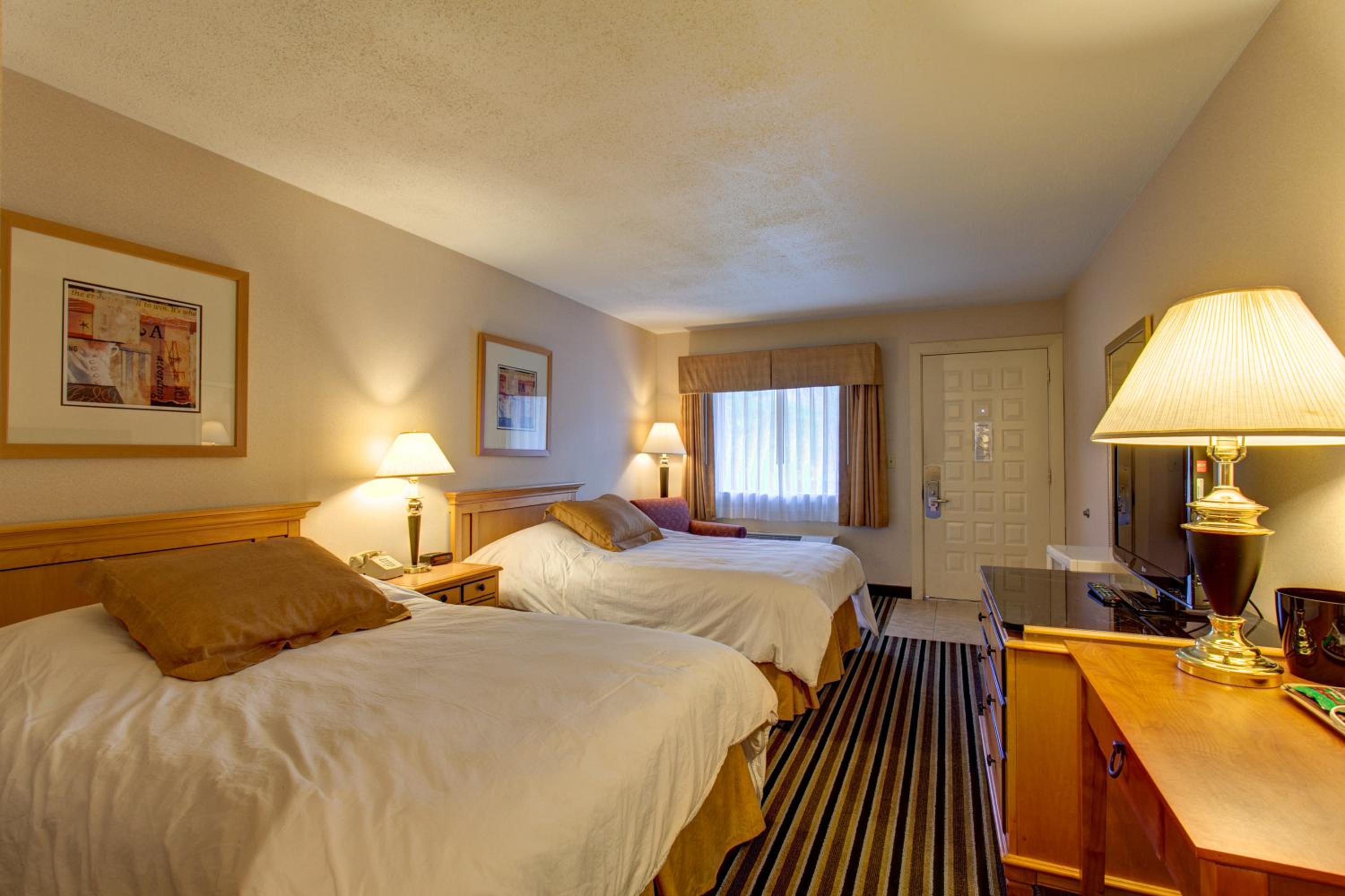 Double Room with Two Double Beds - Photo 4