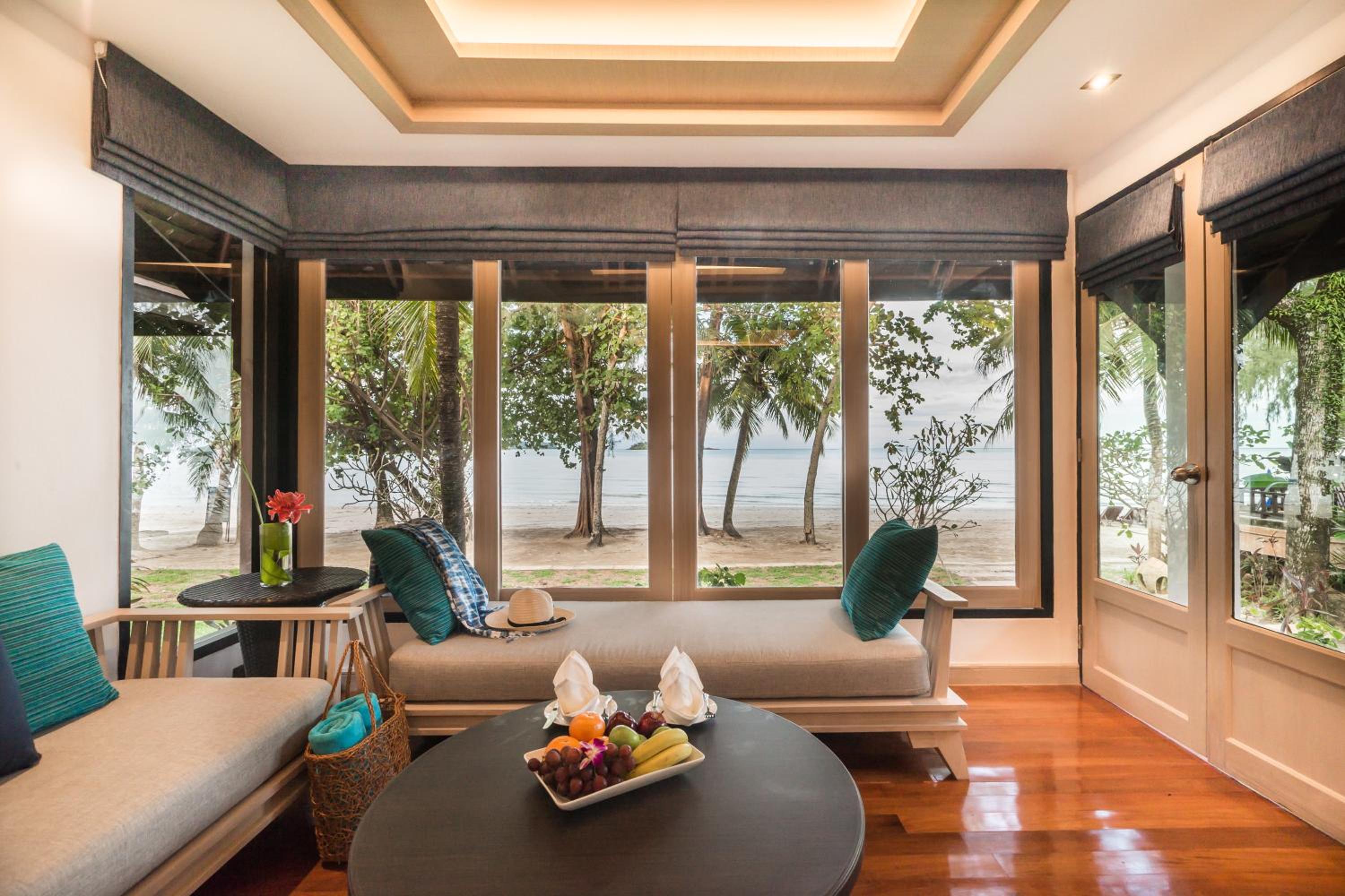 Beach Front Villa photo 2