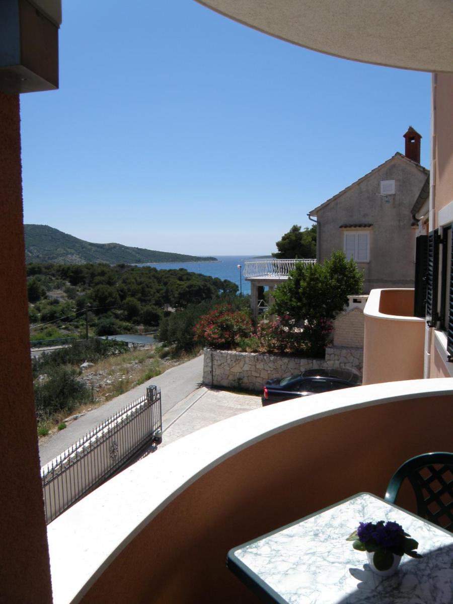 One-Bedroom Apartment with Balcony and Sea View photo 1
