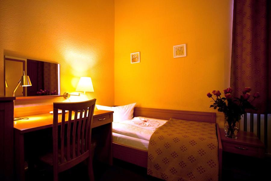 Single Room photo 2
