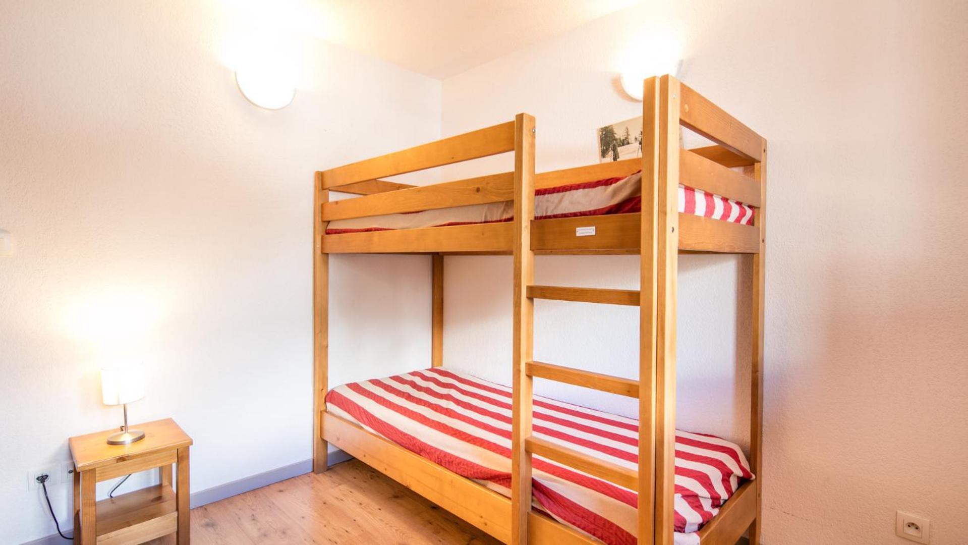 Two-Bedroom Apartment With Alcove (7 Adults)