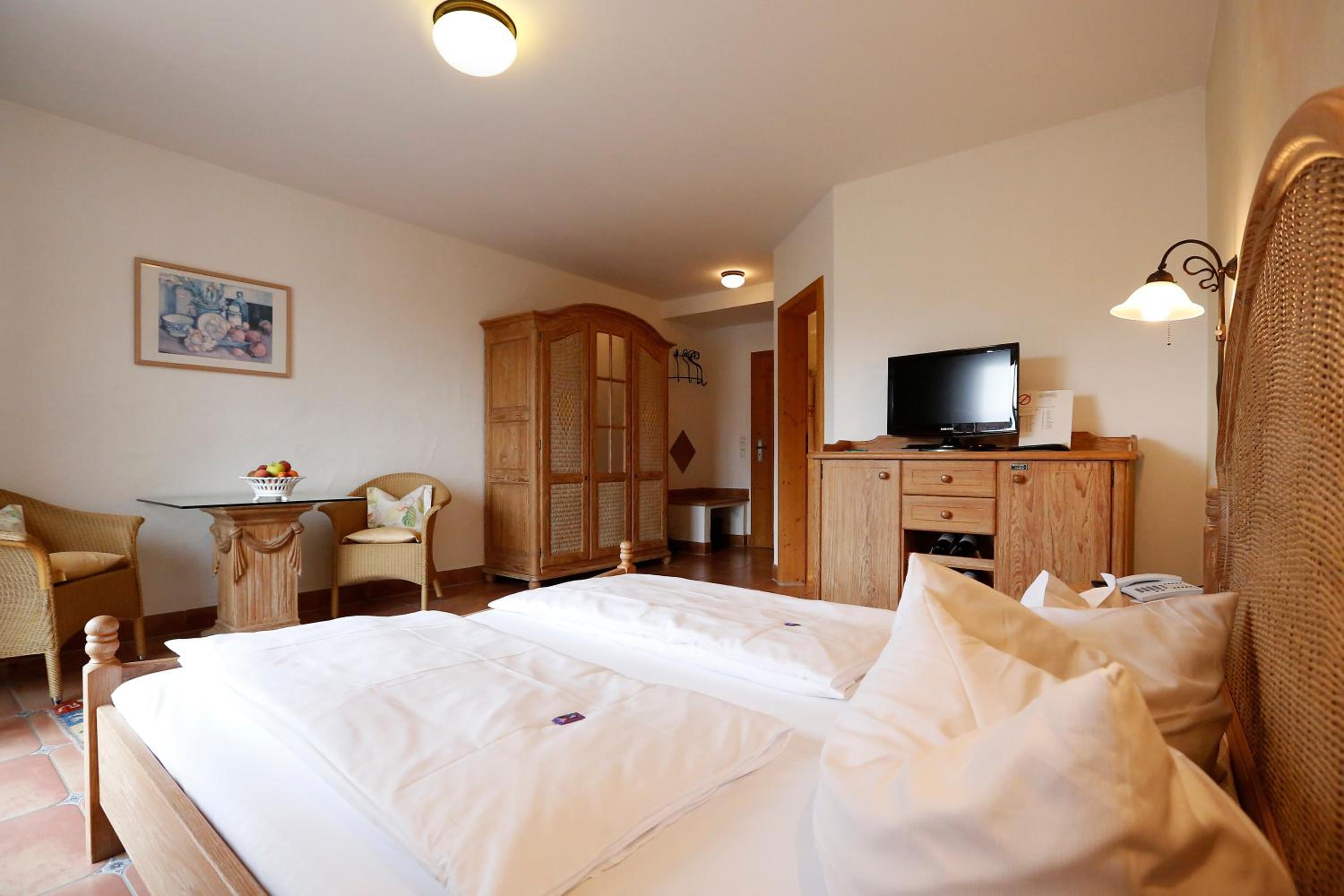 Double Room with Balcony - Photo 1