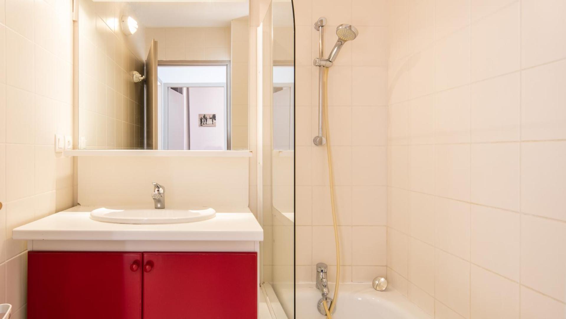1 Bedroom Apartment with sleeping area for 6 people - Valliore View