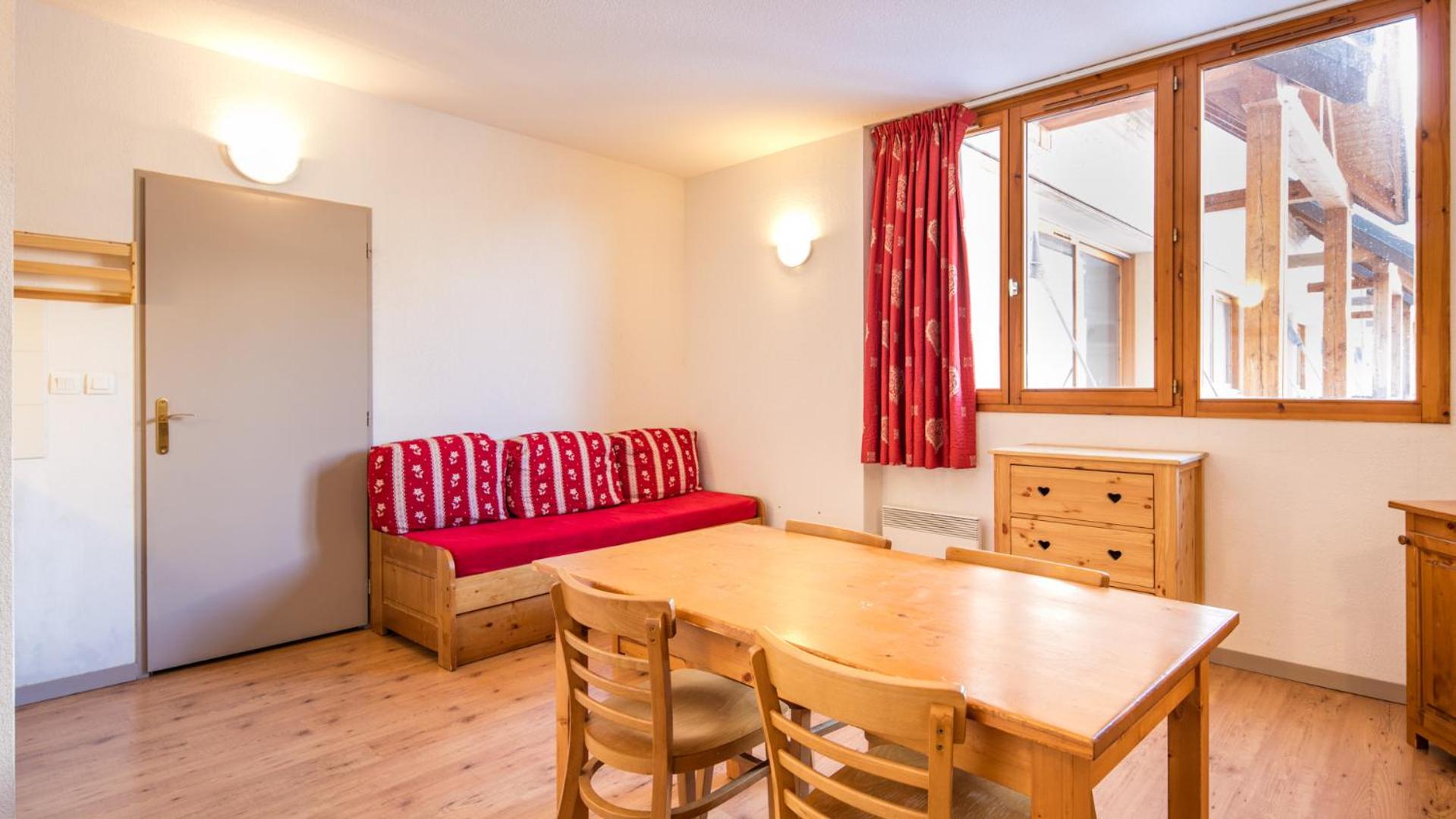 Studio for 4 people with sleeping area photo 1
