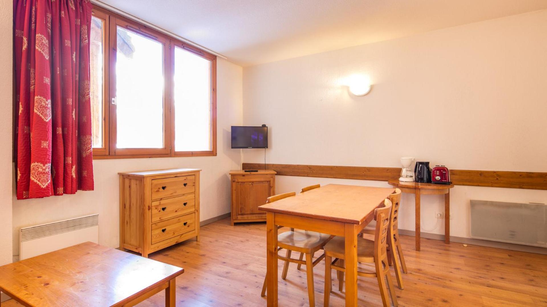 Studio for 4 people with sleeping area photo 3