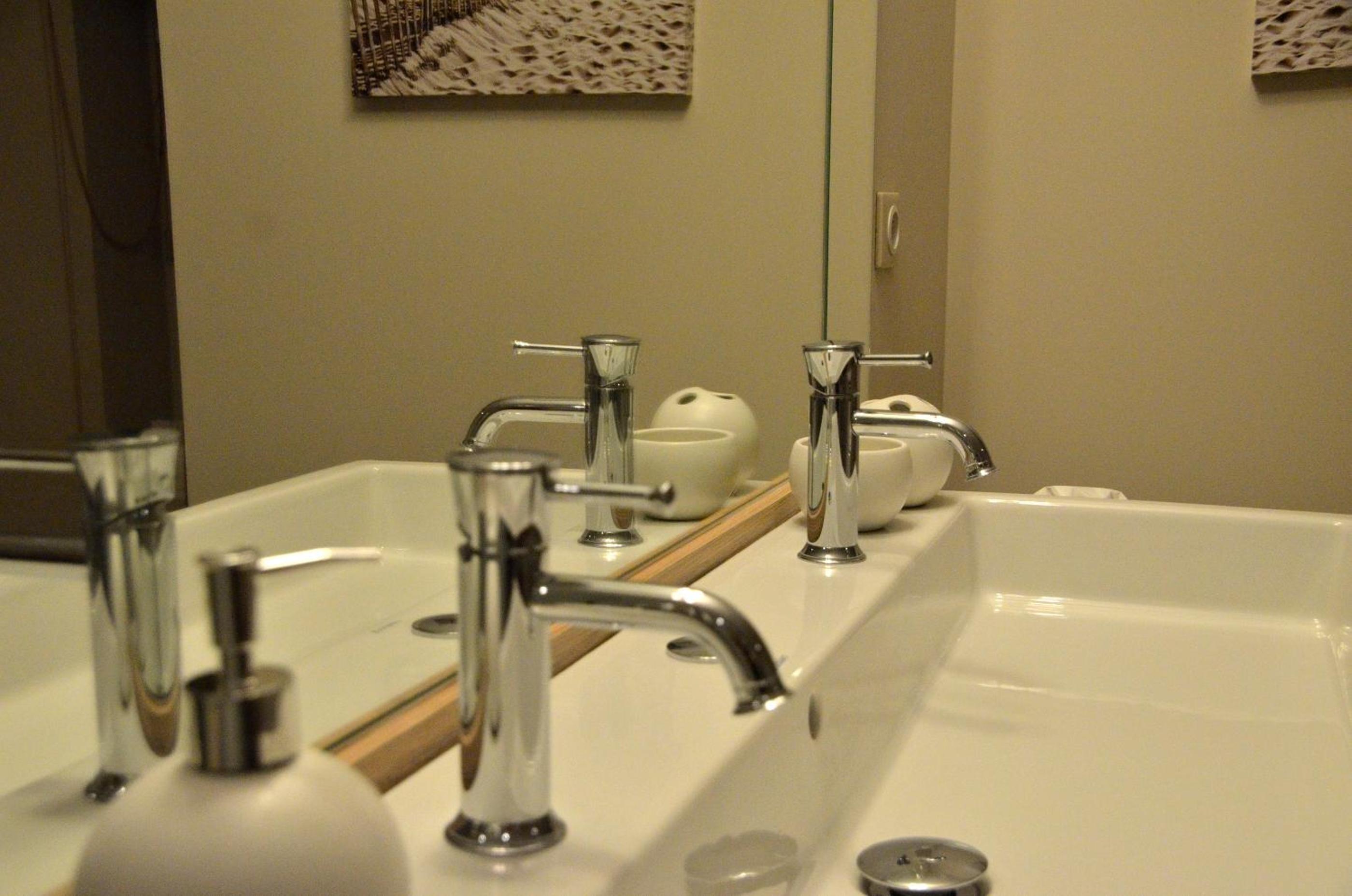 Double Room - Photo 2