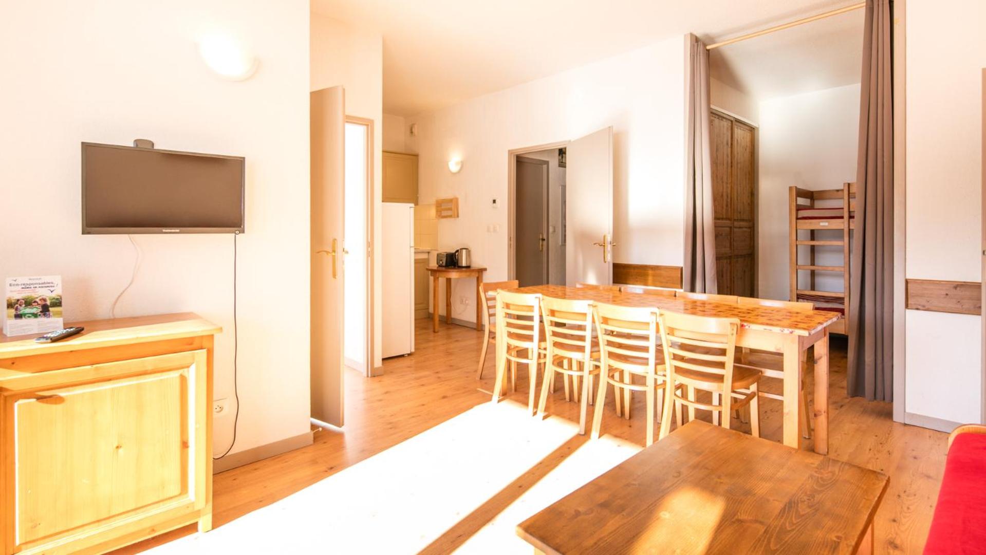 2 Bedroom Apartment with sleeping area for 8 people photo 1