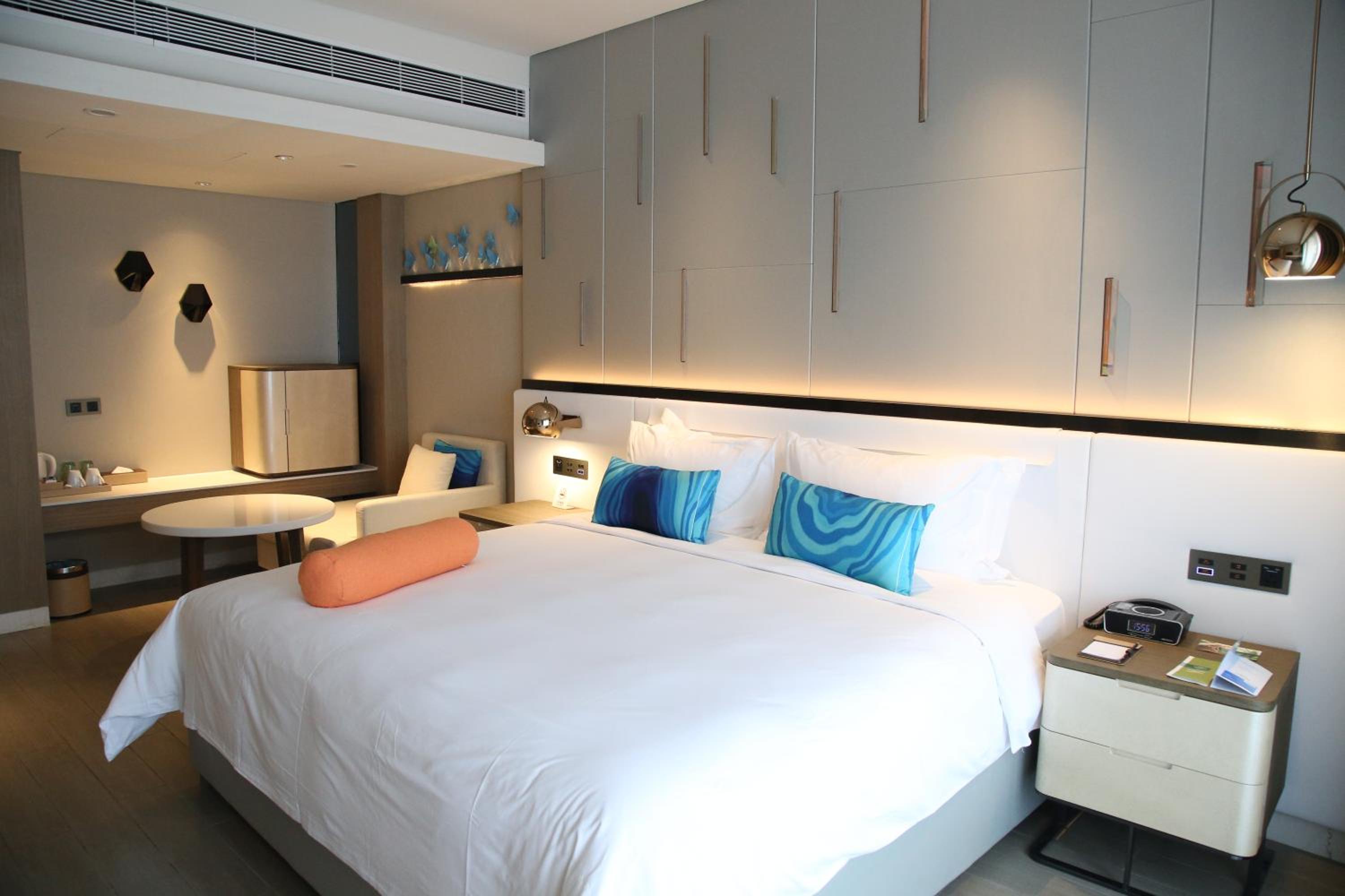 Long stay promotion - Deluxe Room with Harbor View