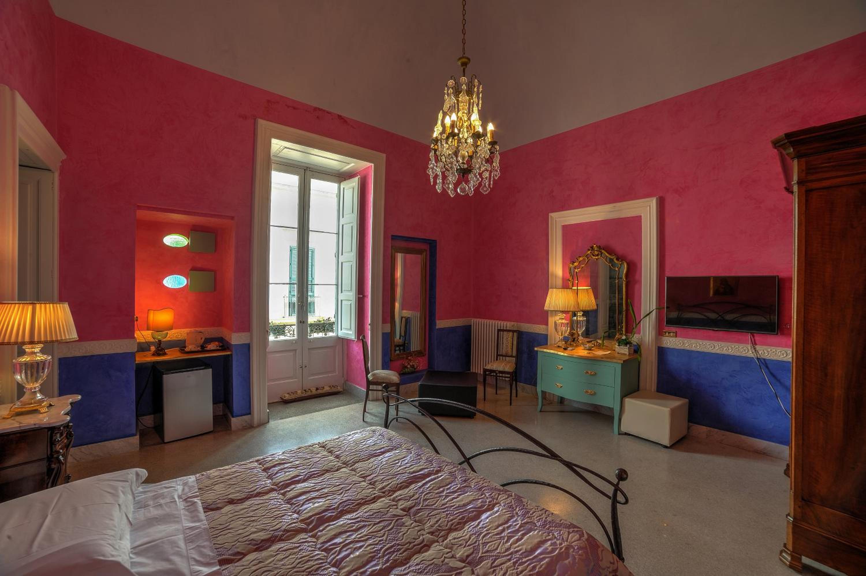 Deluxe Double or Twin Room photo 2
