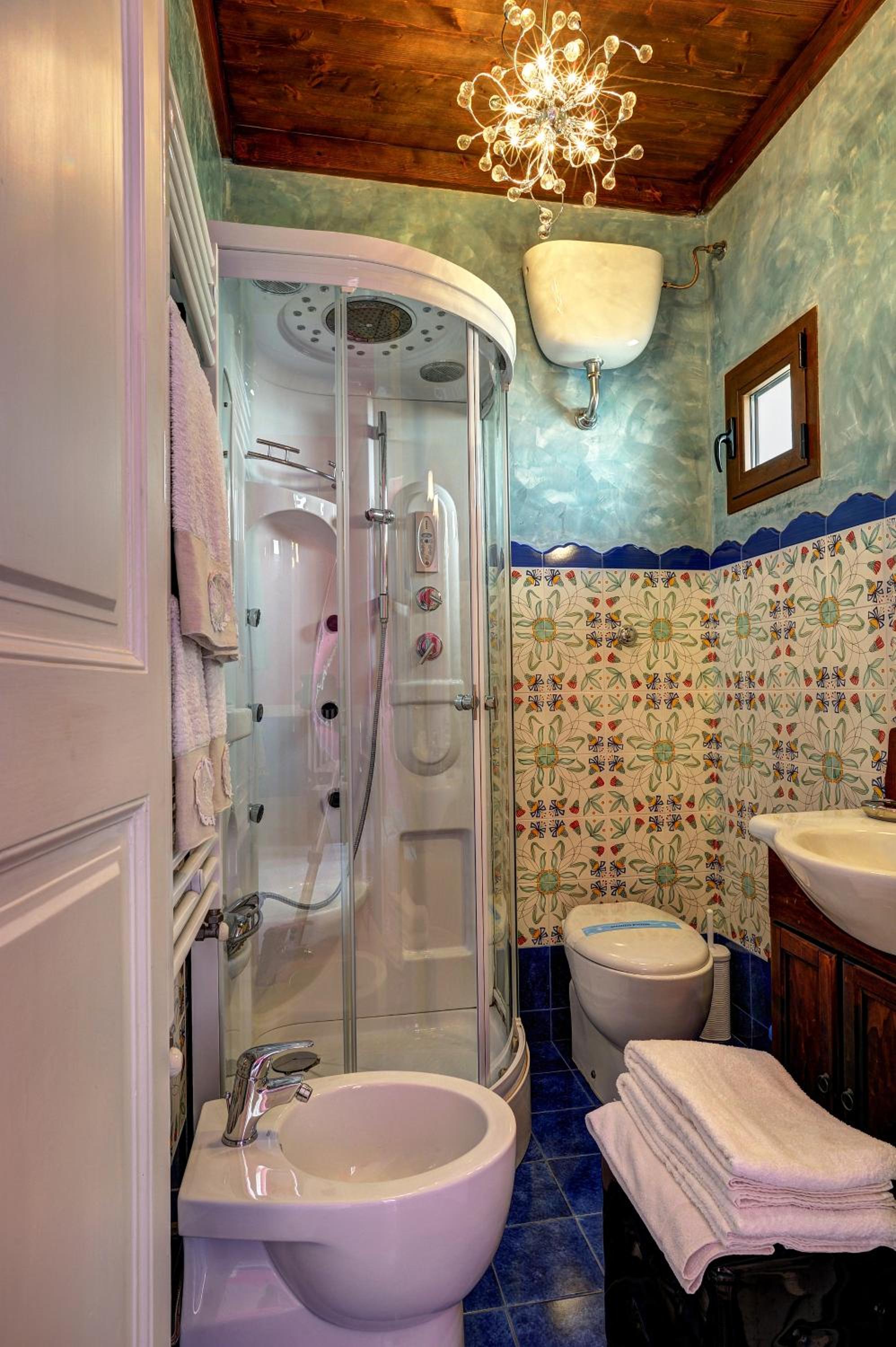 Deluxe Double or Twin Room photo 3