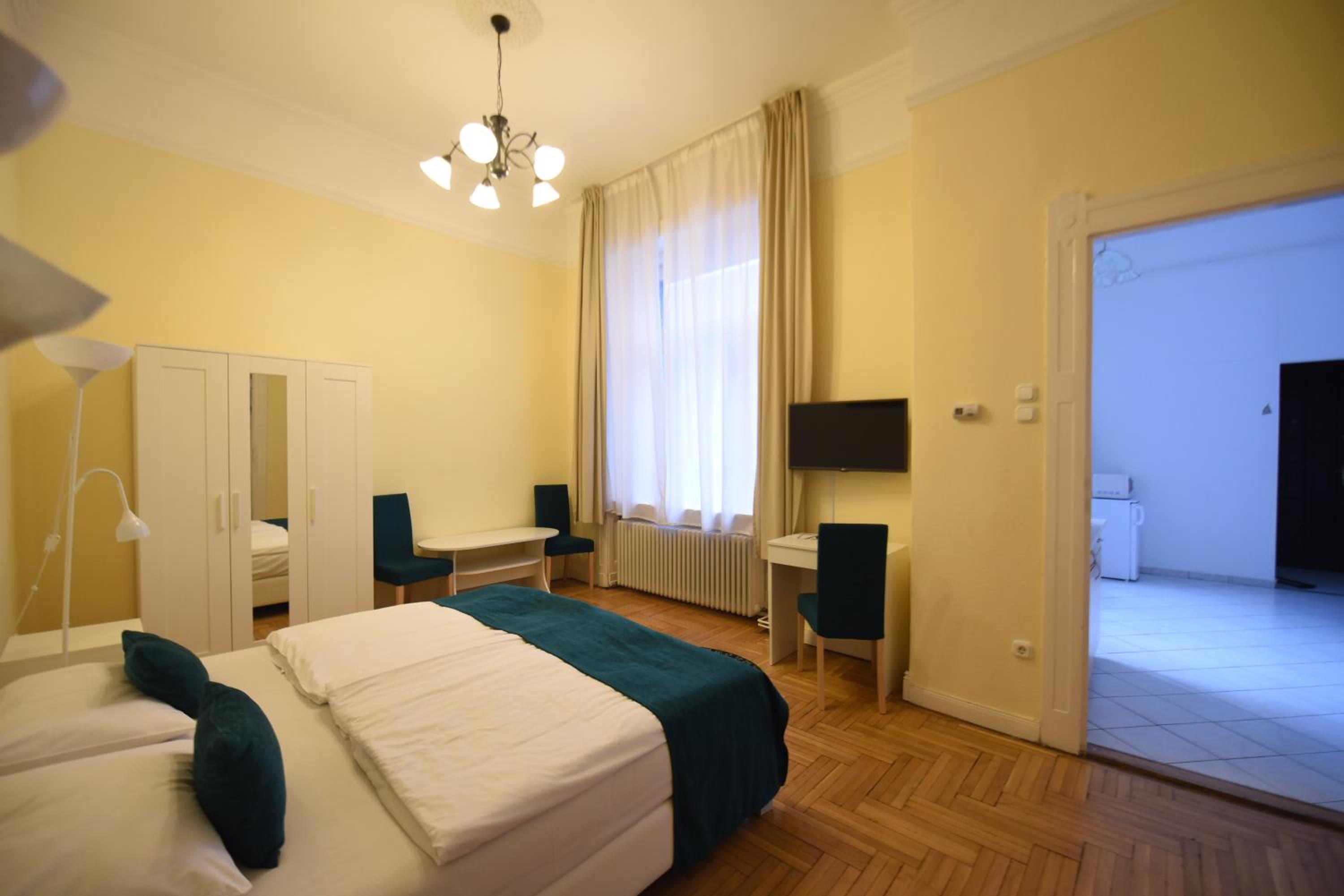 Superior Two-Bedroom Apartment - Photo 7