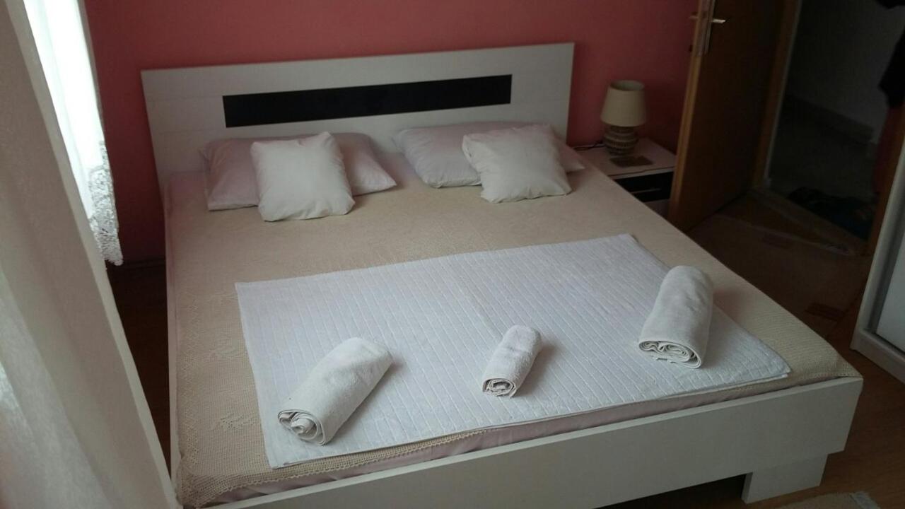 Double Room with Balcony (2 Adults + 1 Child) photo 1