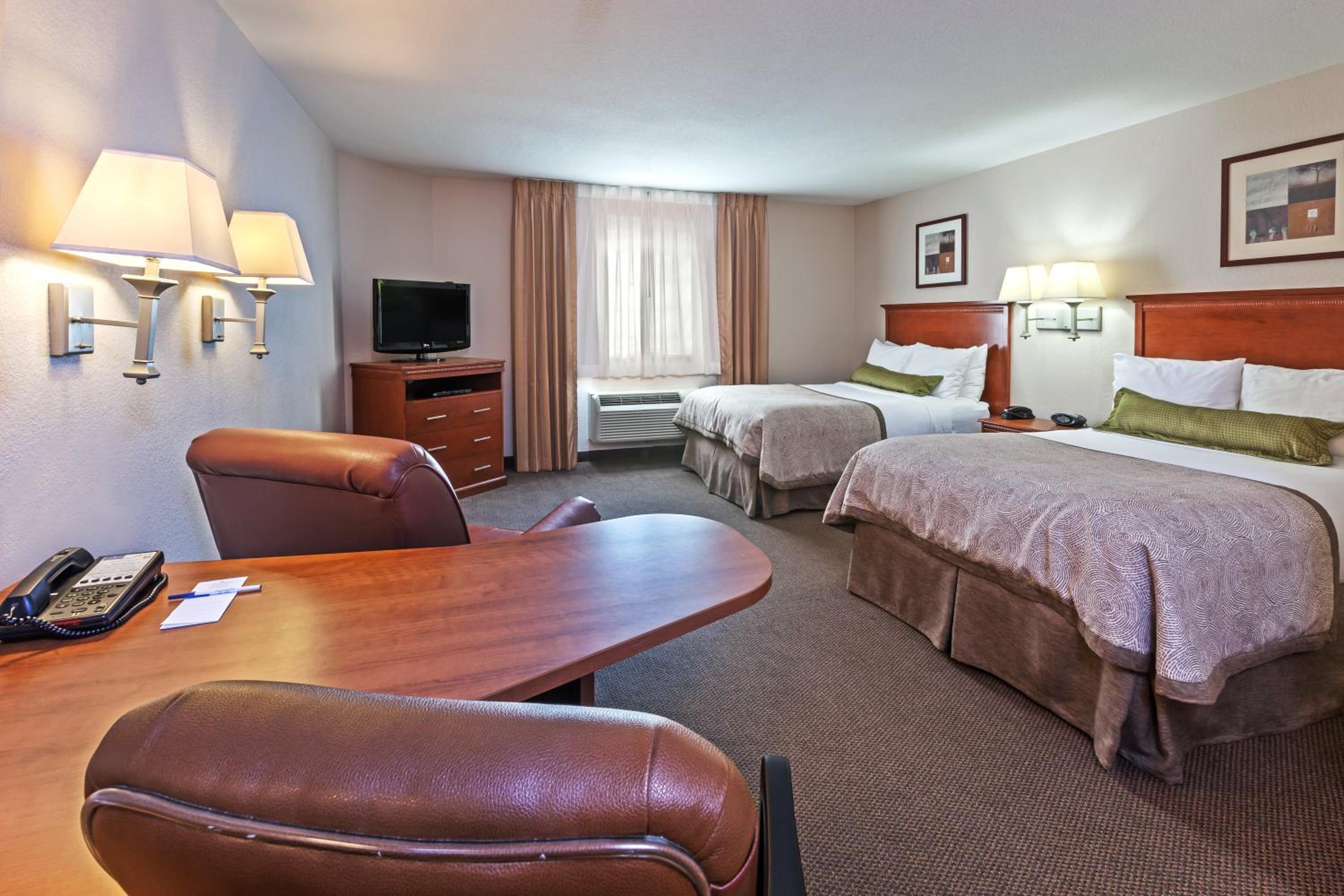 Studio Suite with Two Double Beds and Accessible Shower - Non-Smoking