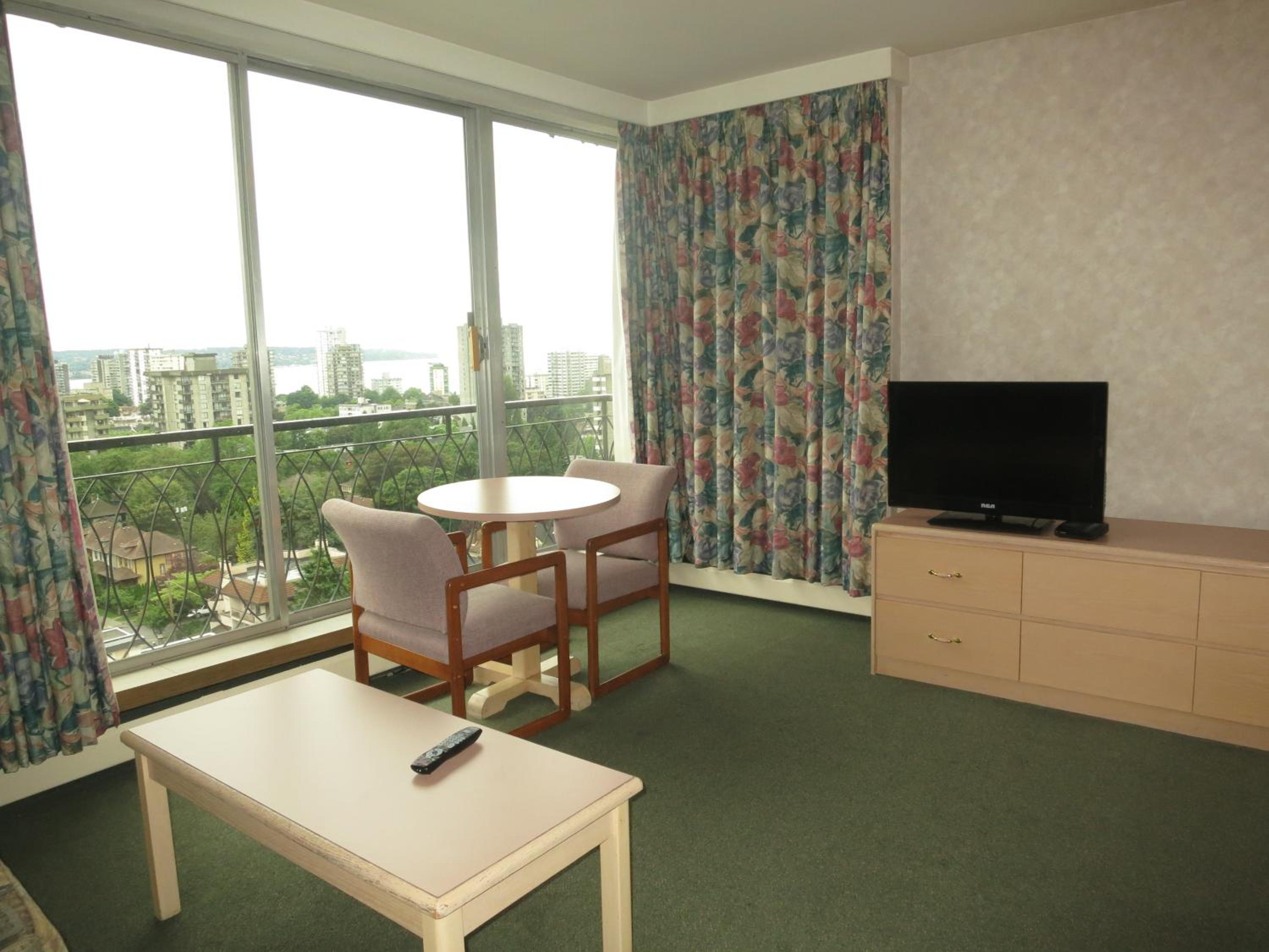 One-Bedroom Suite photo 3