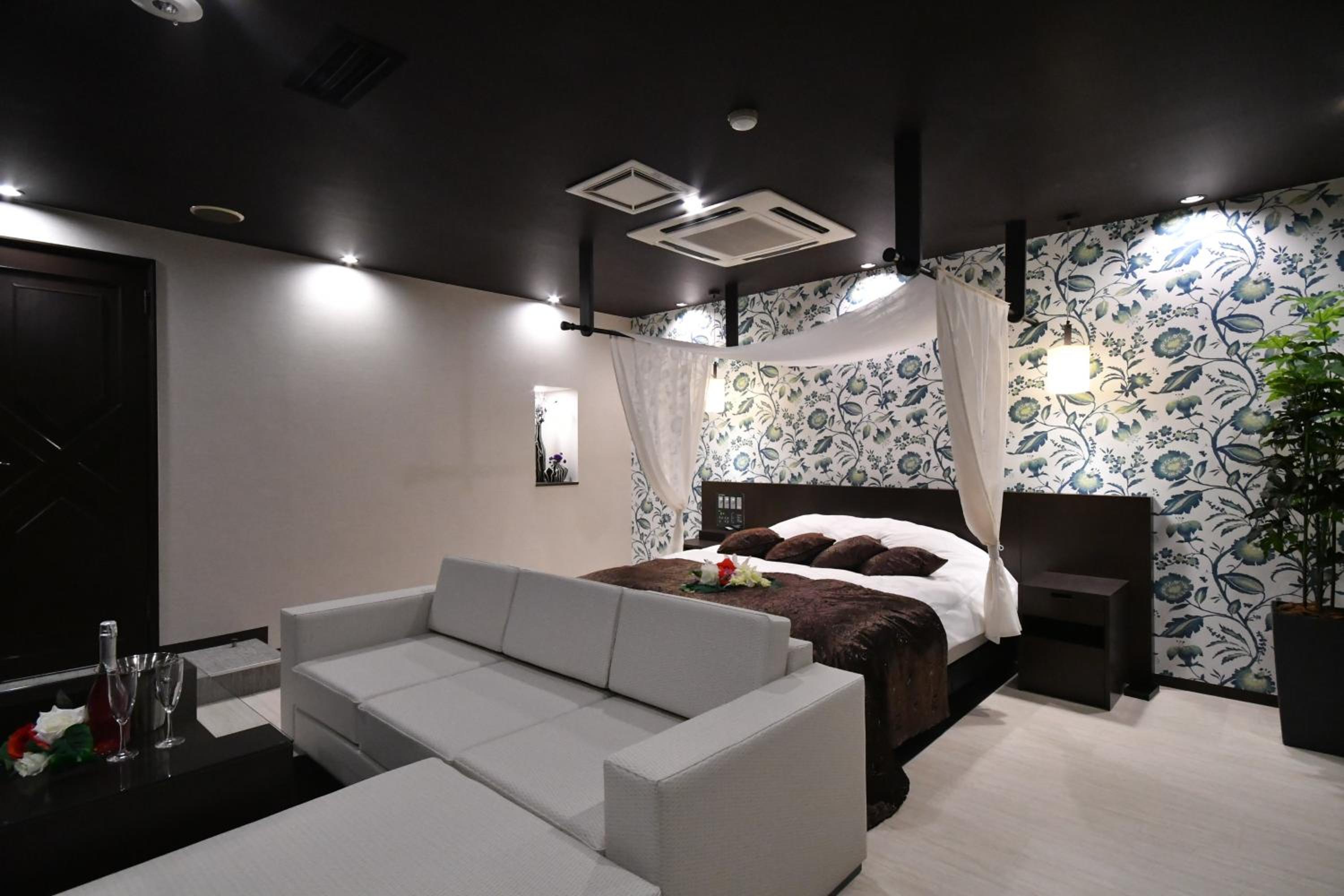 Deluxe King Room - Photo 1