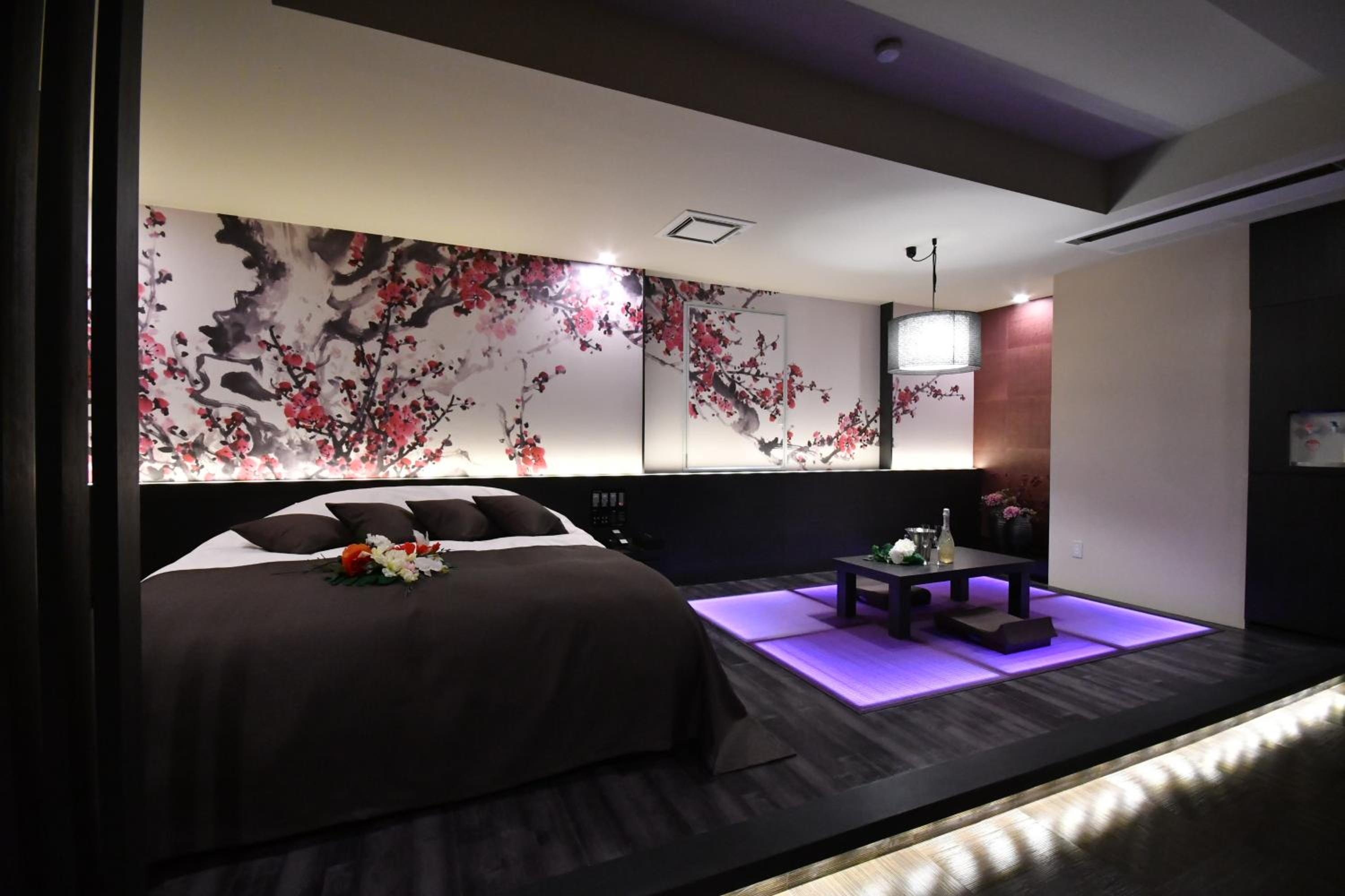Deluxe King Room - Photo 7