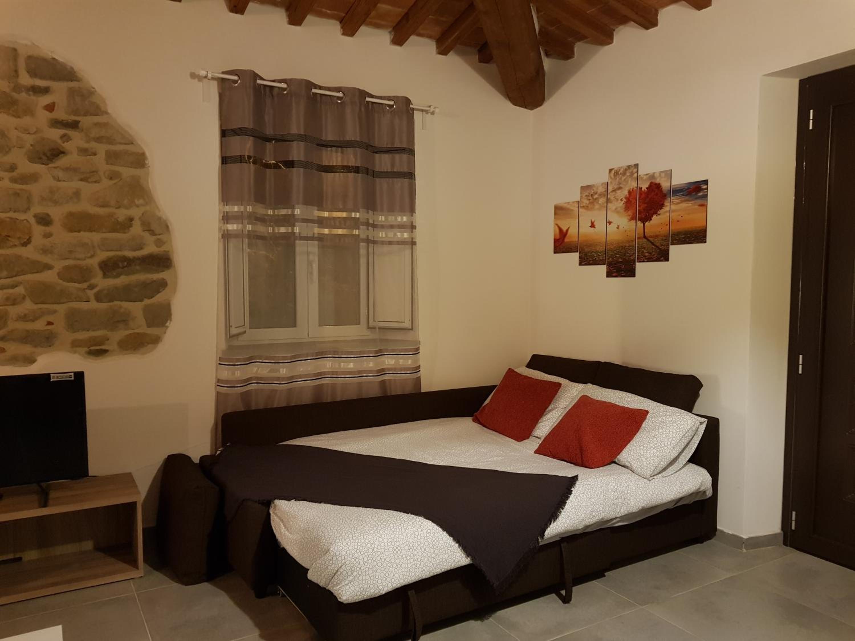 One-Bedroom House - Photo 14